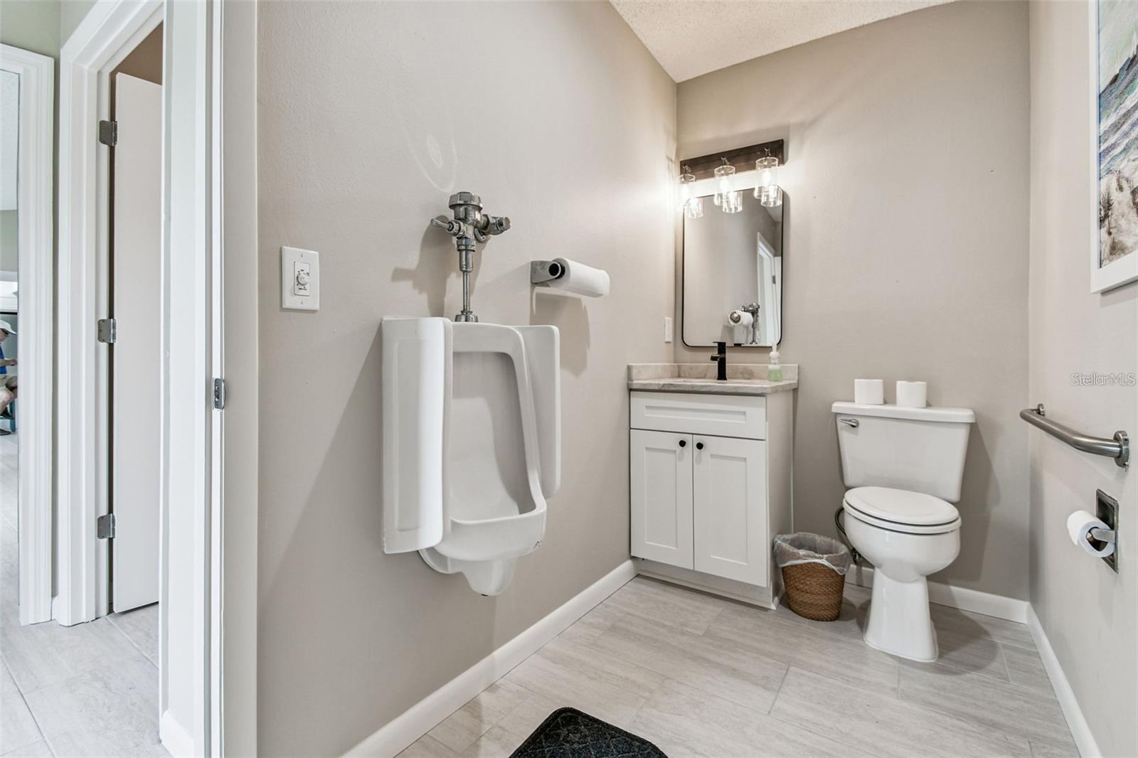 Image 30 of 37 For 7676 Eagle Creek Drive