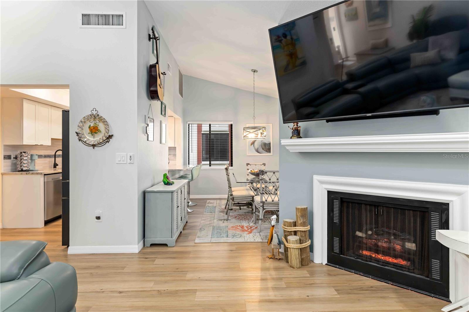 Image 13 of 66 For 738 Sorrento Inlet 738