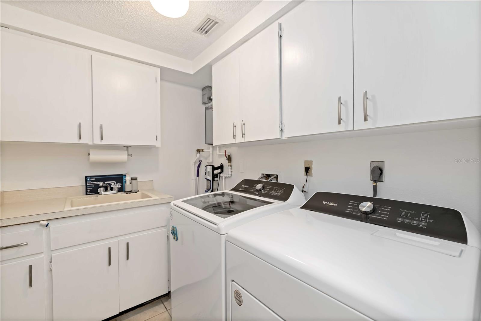 Image 25 of 66 For 738 Sorrento Inlet 738