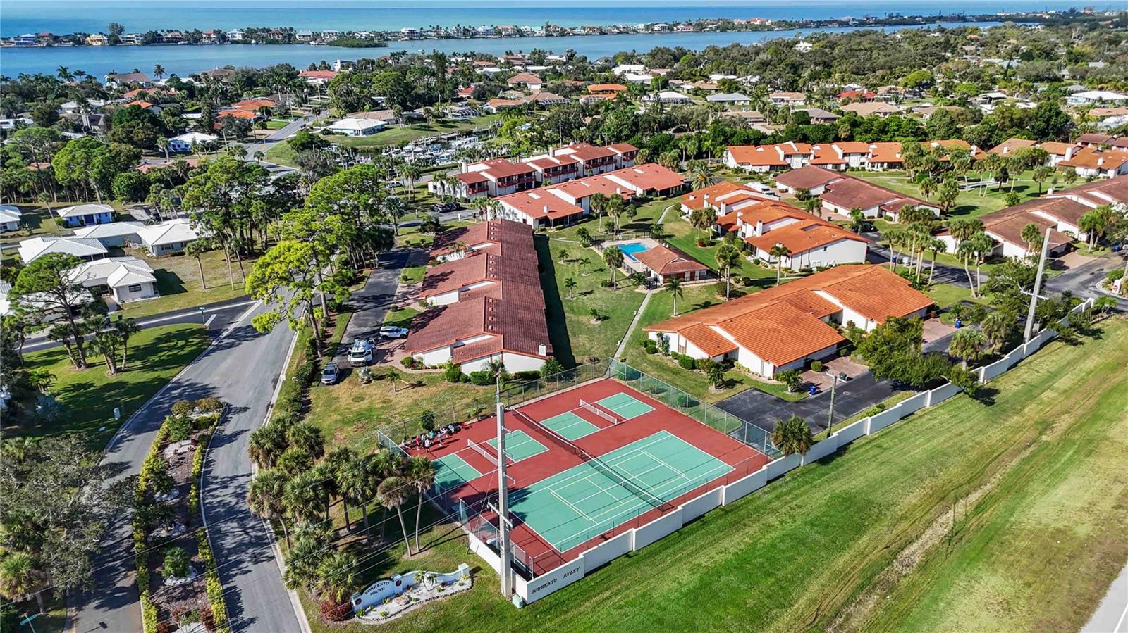 Image 50 of 66 For 738 Sorrento Inlet 738