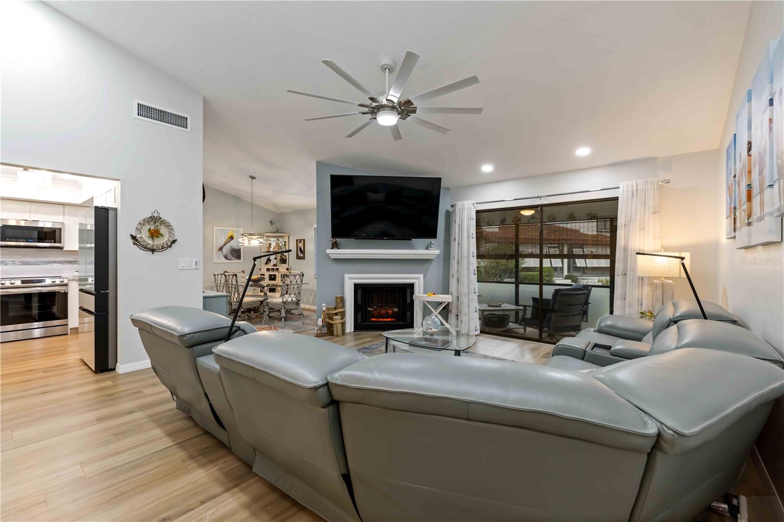 Image 9 of 66 For 738 Sorrento Inlet 738