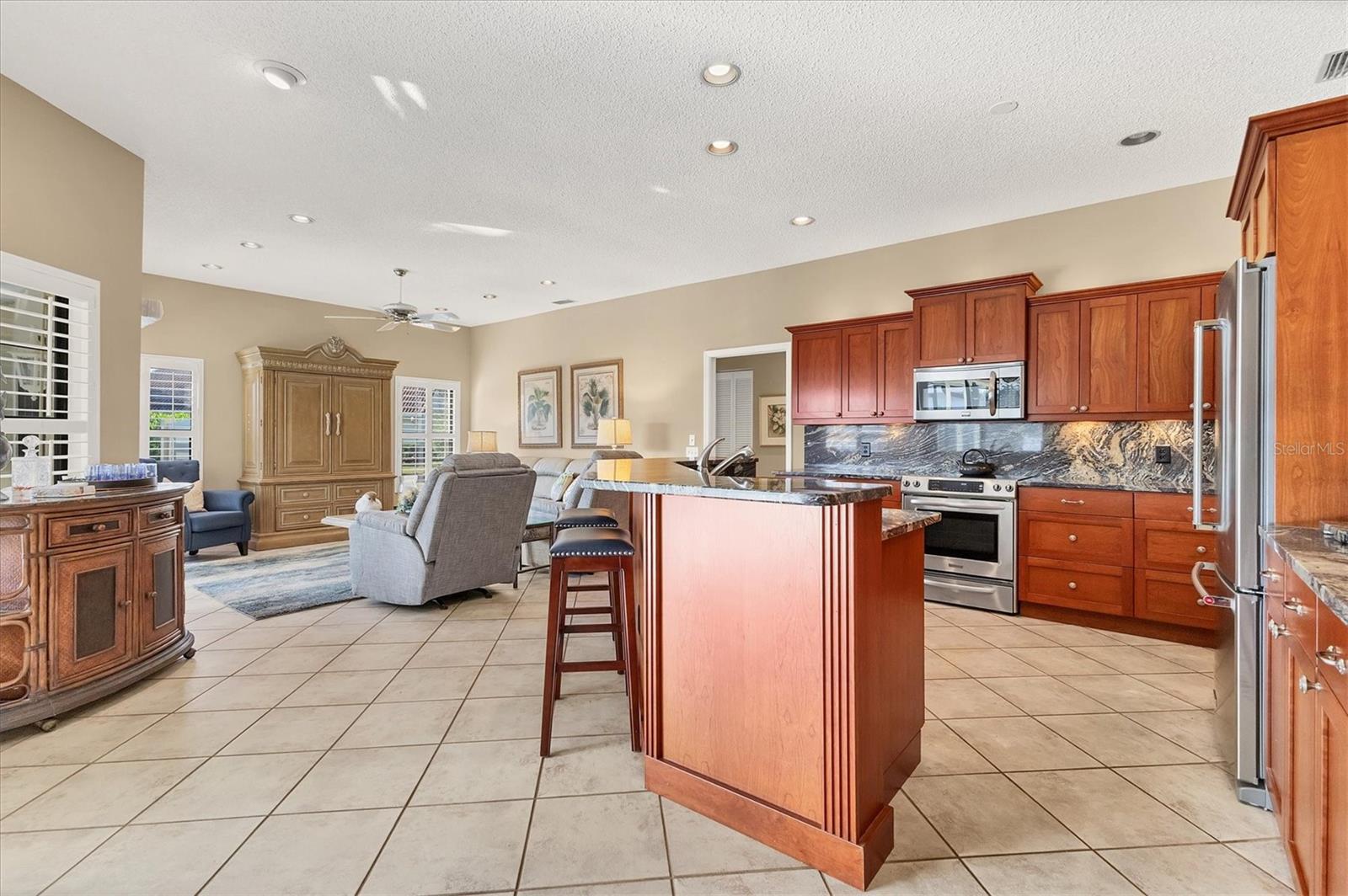 Image 10 of 62 For 147 Inlets Boulevard 147