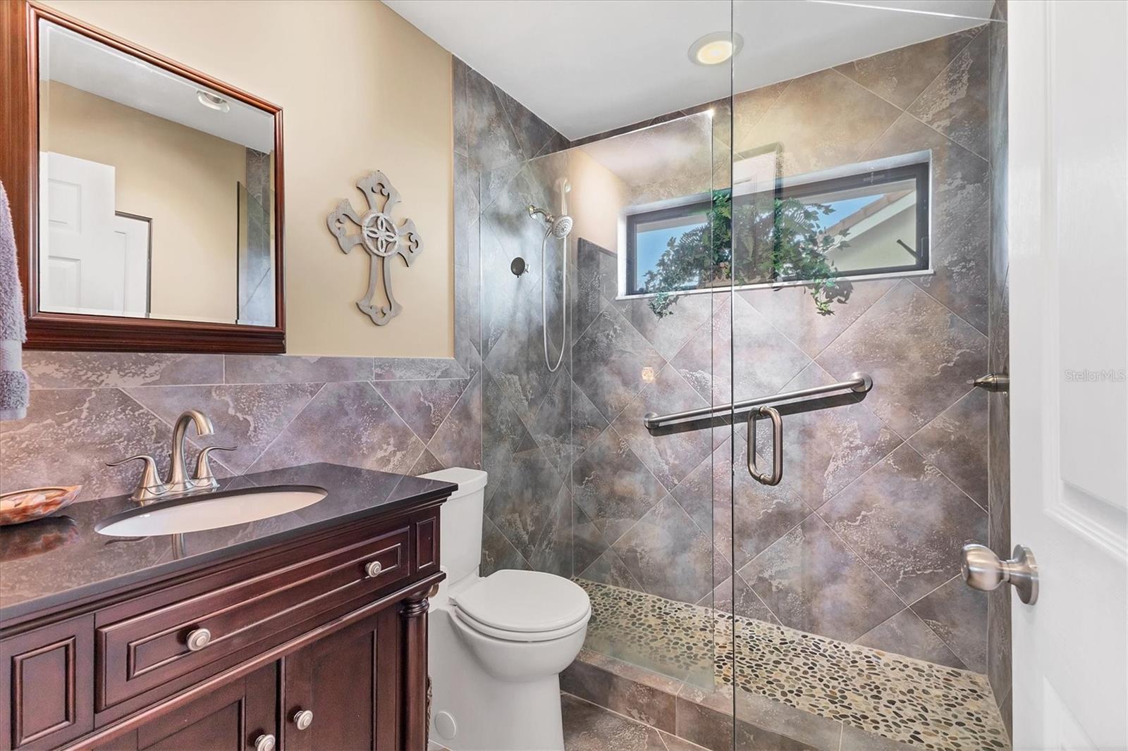 Image 22 of 62 For 147 Inlets Boulevard 147