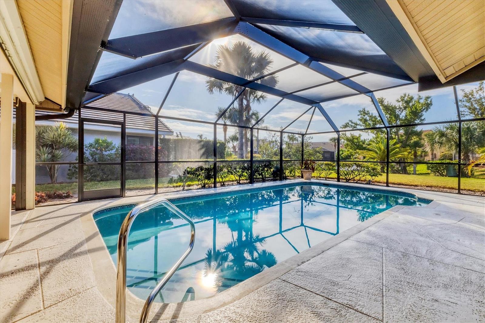 Image 25 of 62 For 147 Inlets Boulevard 147