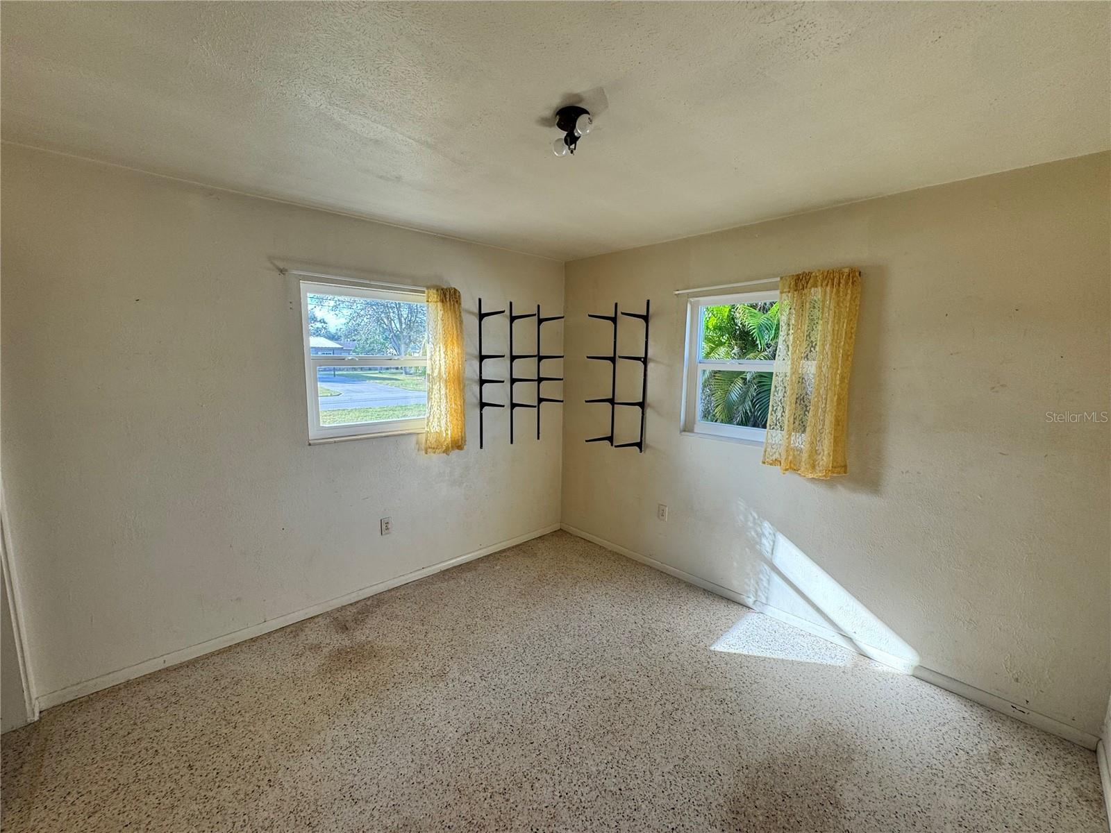 Image 13 of 15 For 1405 Ingram Avenue