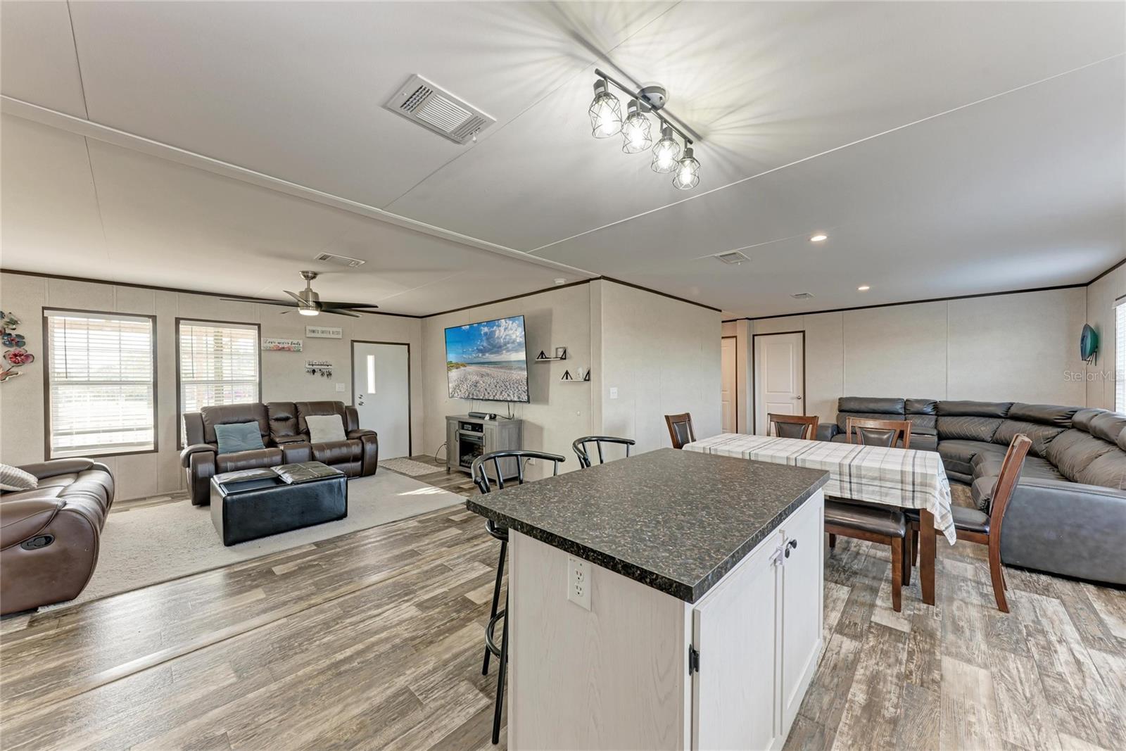 Listing photo id 8 for 48331 Bermont Road