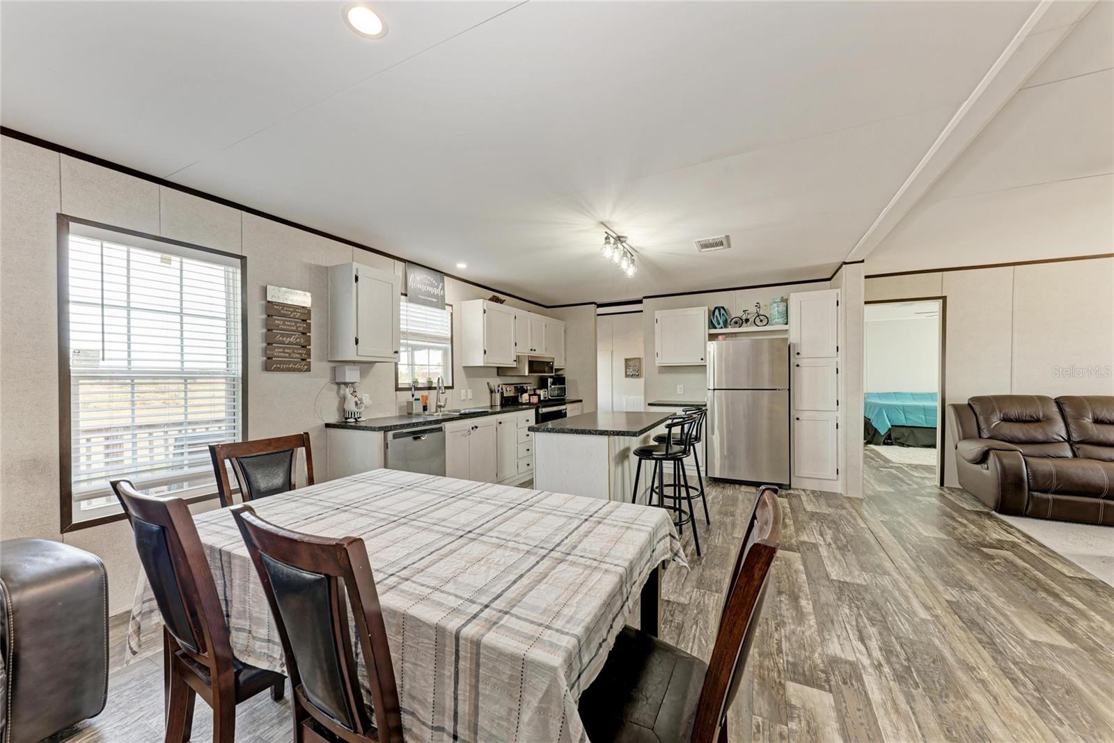 Listing photo id 10 for 48331 Bermont Road