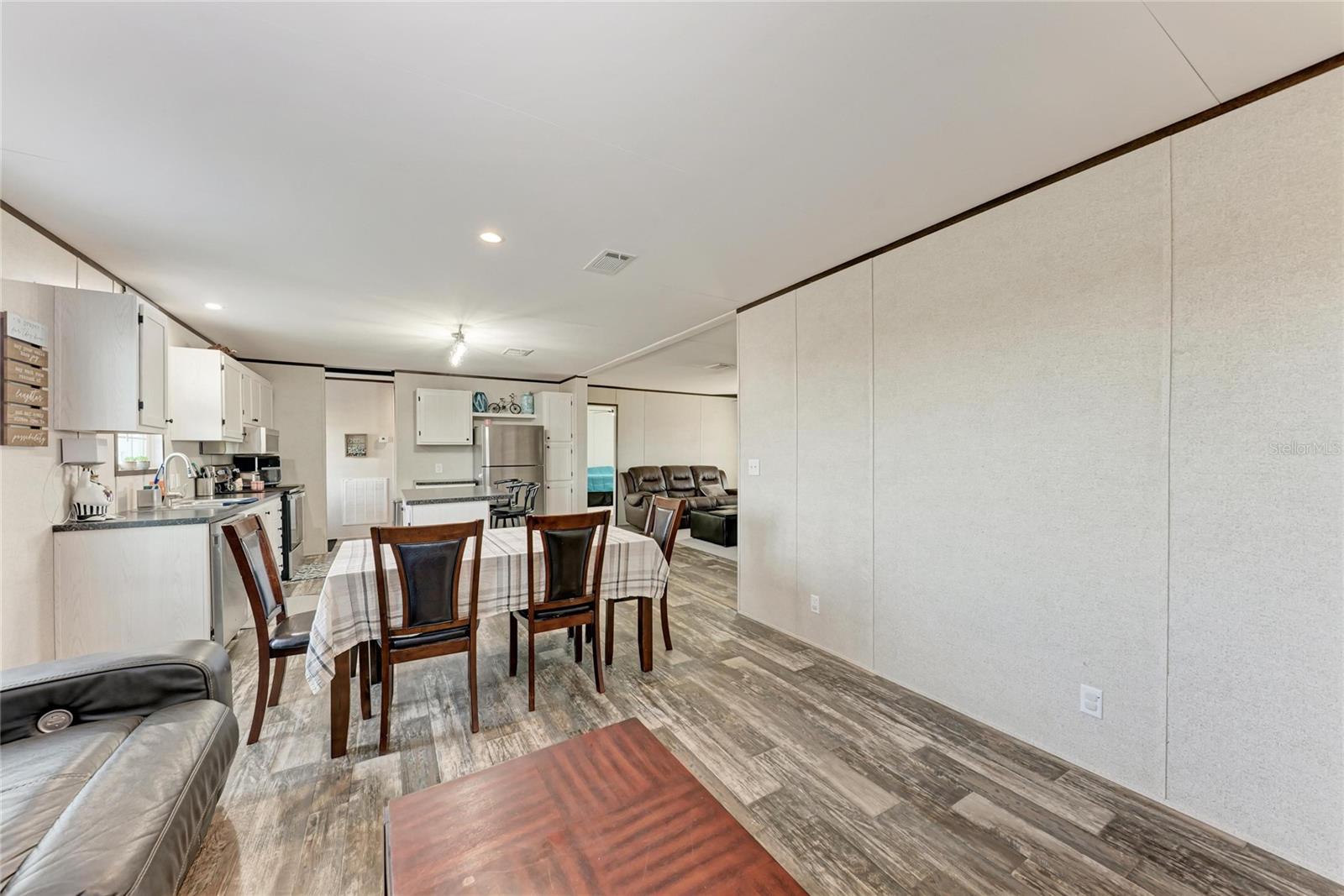 Listing photo id 12 for 48331 Bermont Road