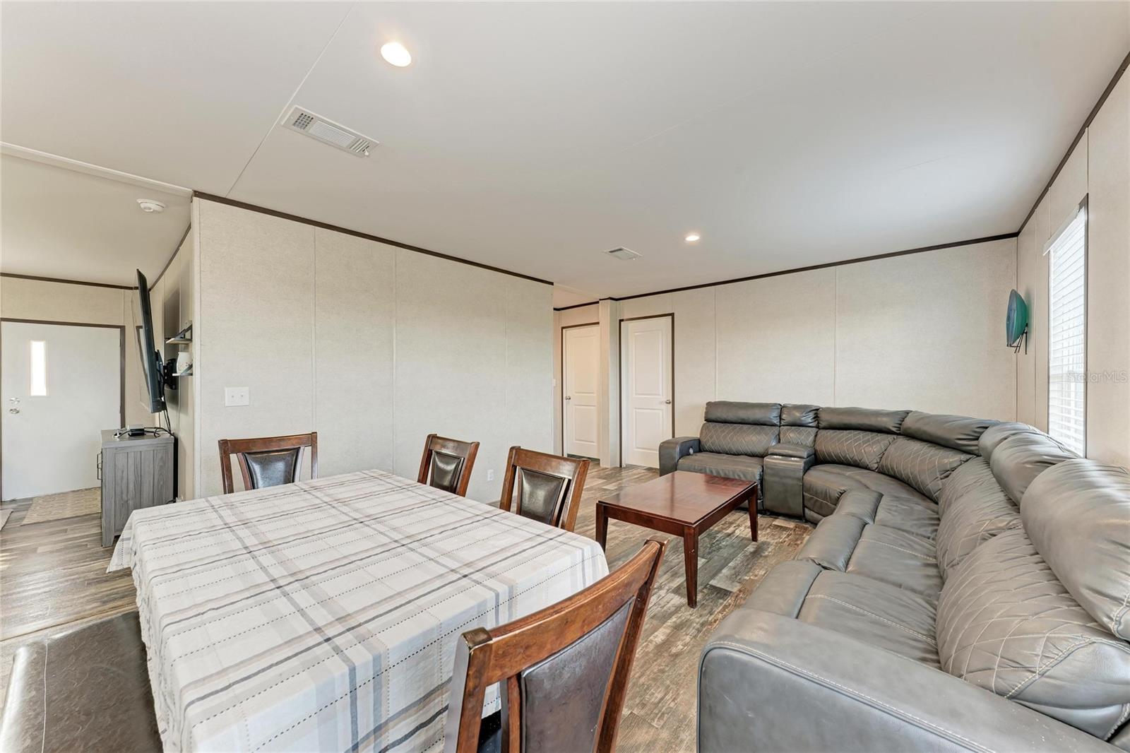 Listing photo id 13 for 48331 Bermont Road