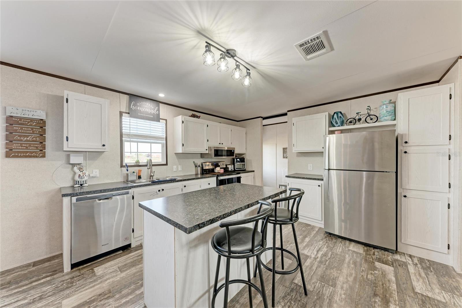 Listing photo id 4 for 48331 Bermont Road