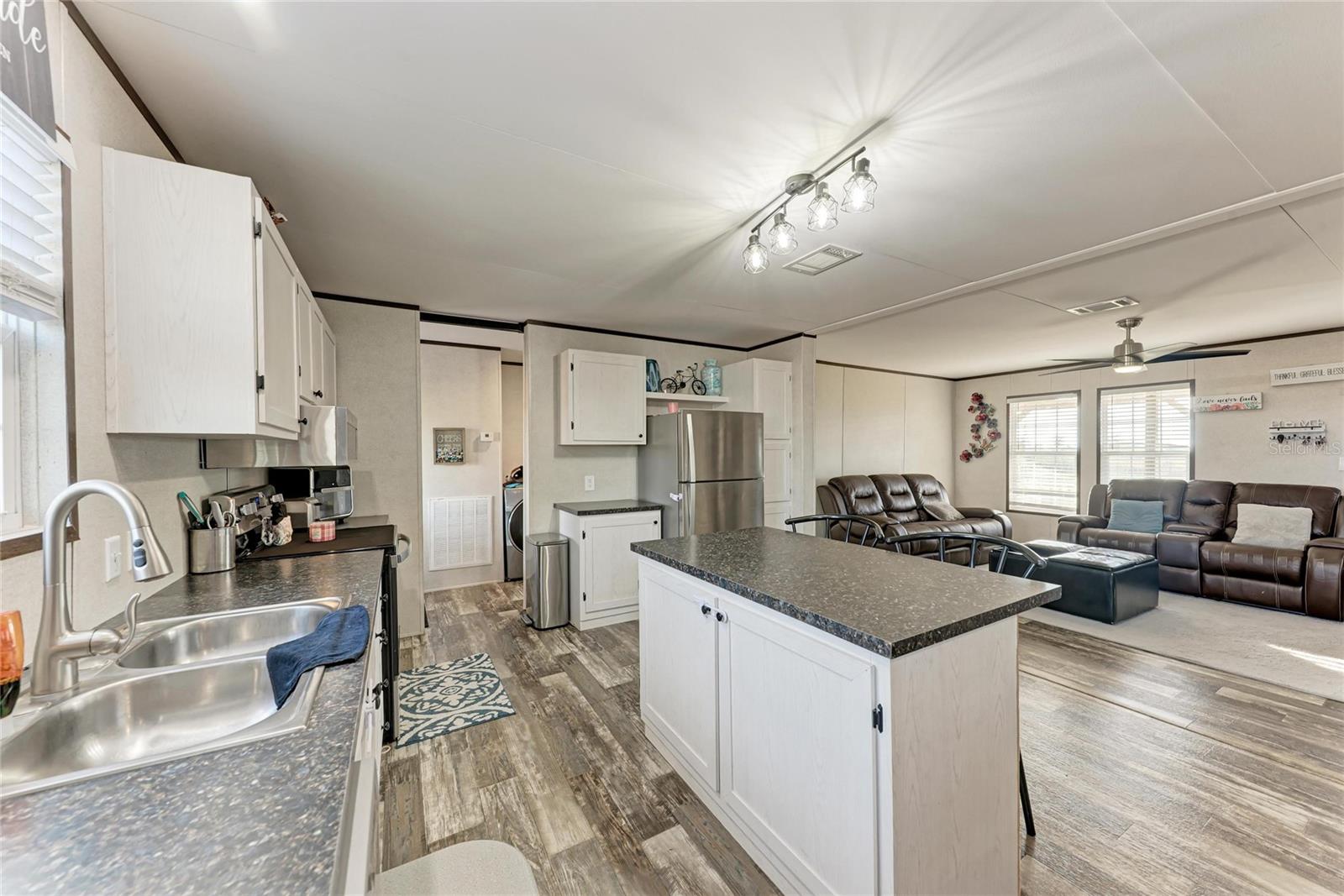 Listing photo id 7 for 48331 Bermont Road