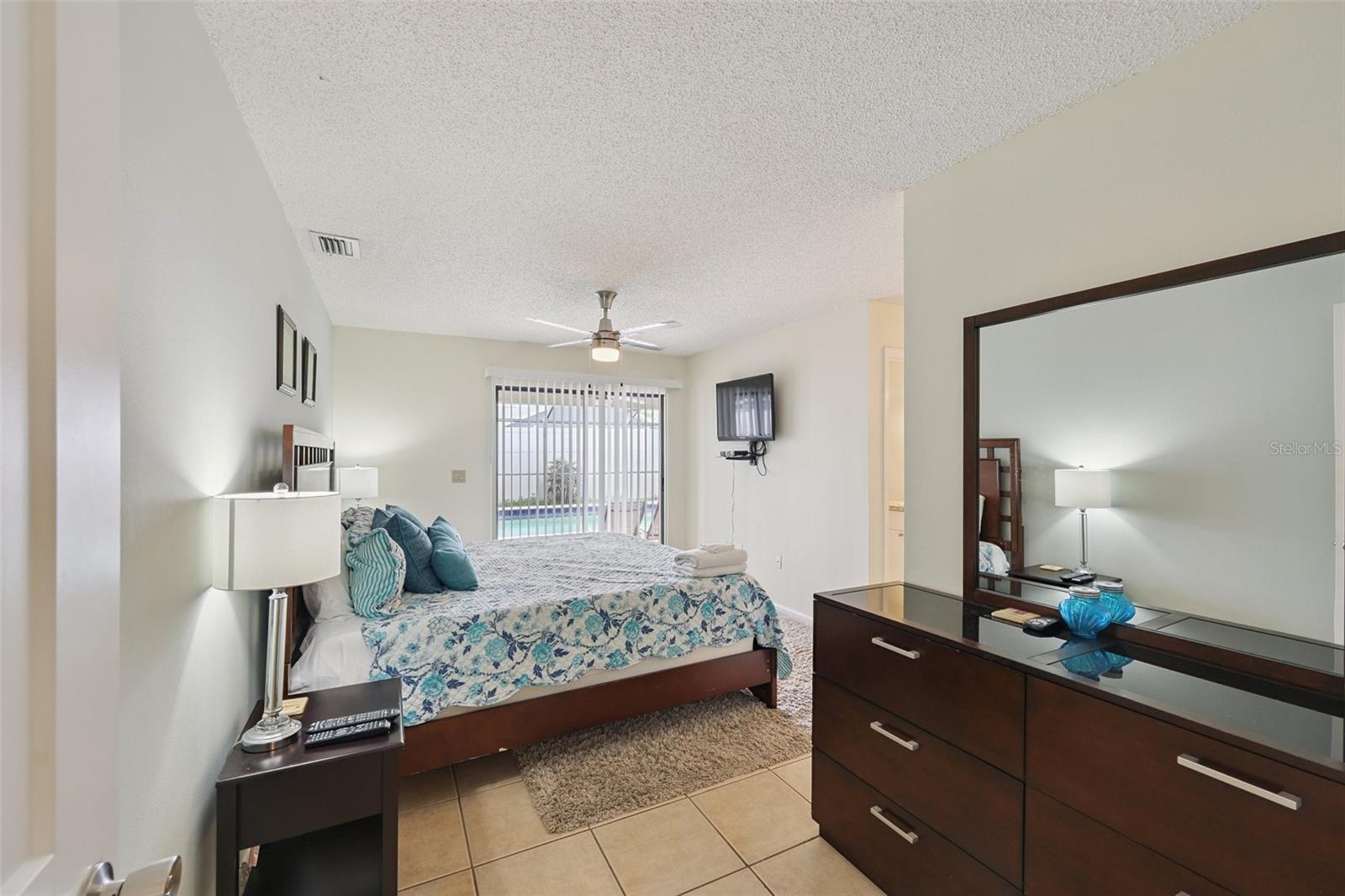 Image 19 of 31 For 7505 23rd Avenue Drive W