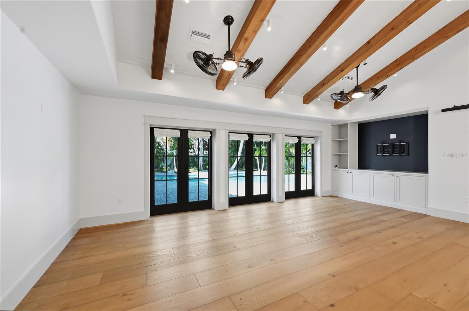 Image 13 of 65 For 310 Palm Avenue