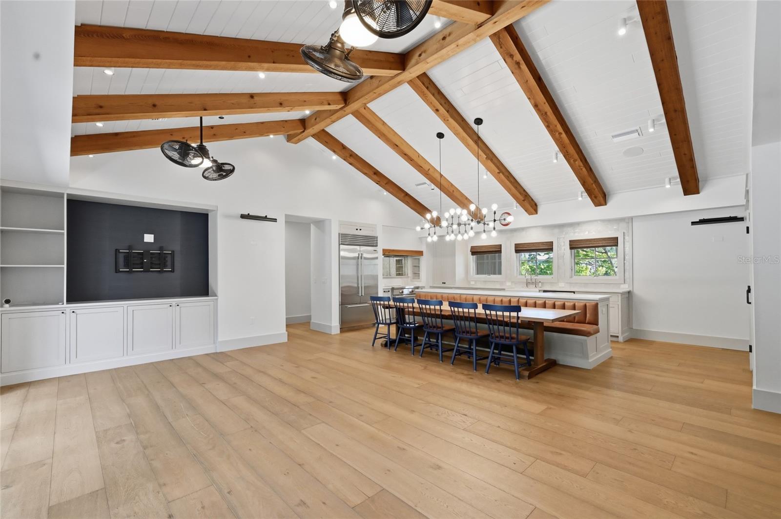 Image 14 of 65 For 310 Palm Avenue