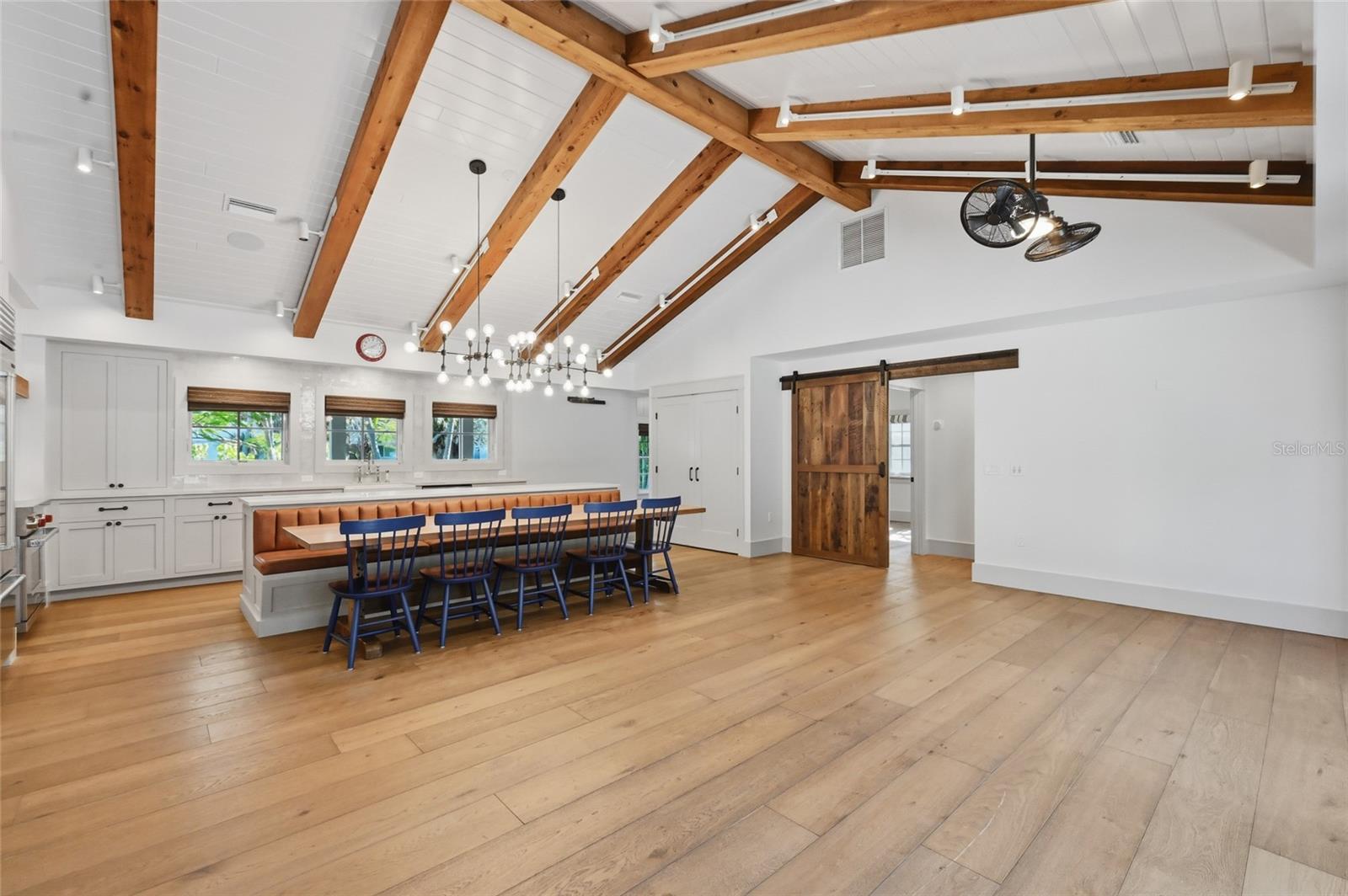 Image 16 of 65 For 310 Palm Avenue