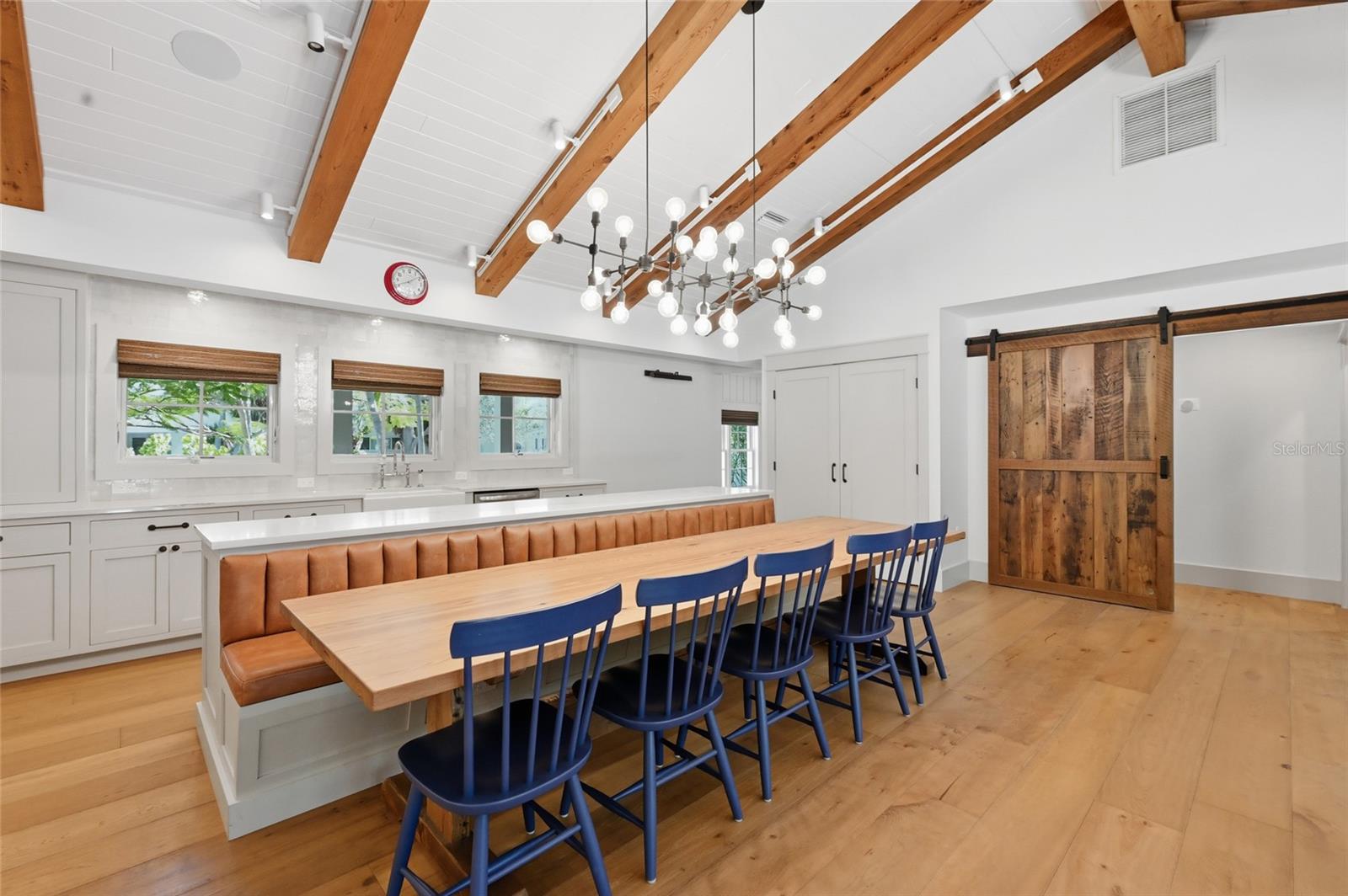 Image 18 of 65 For 310 Palm Avenue