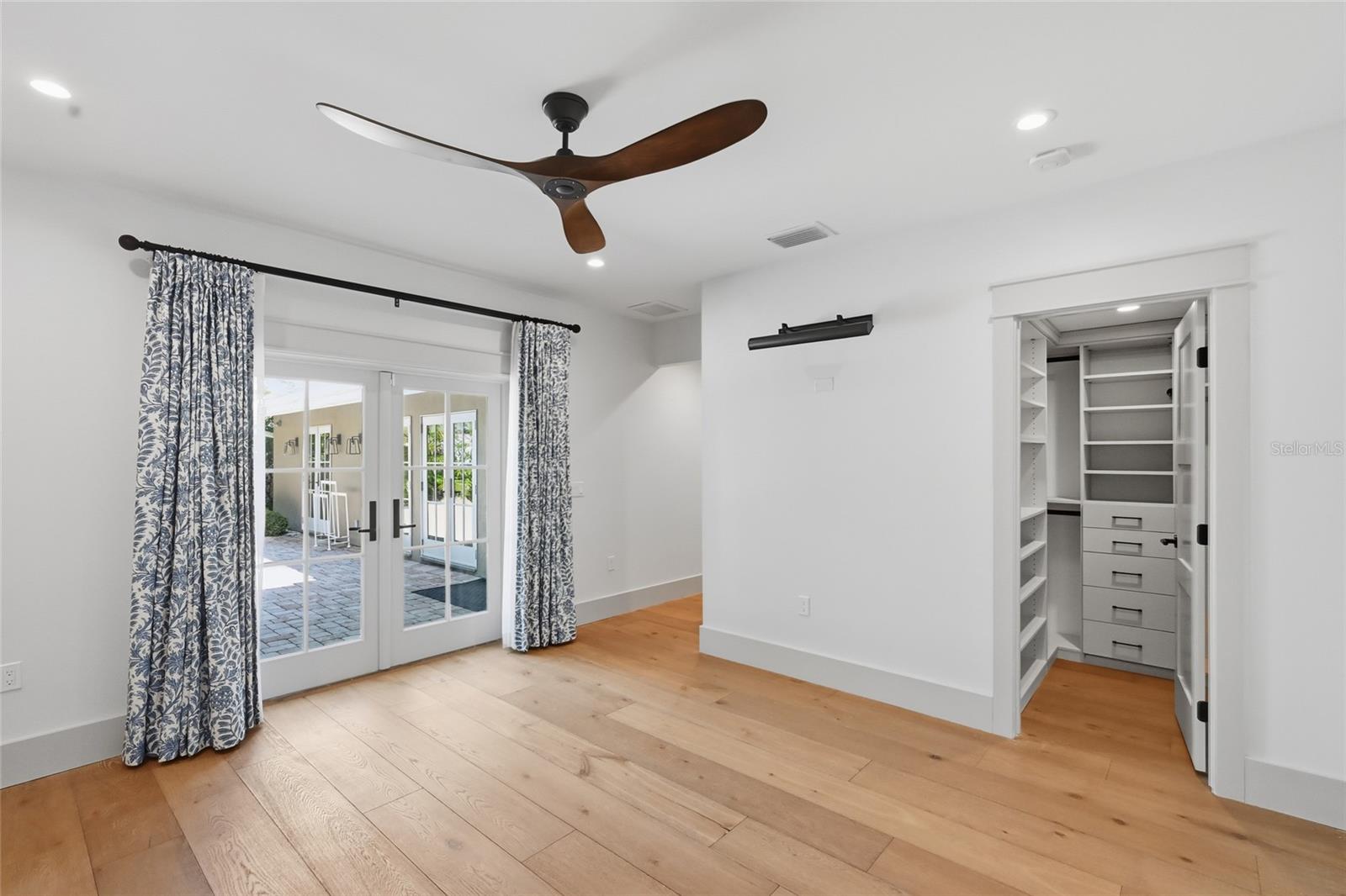 Image 28 of 65 For 310 Palm Avenue