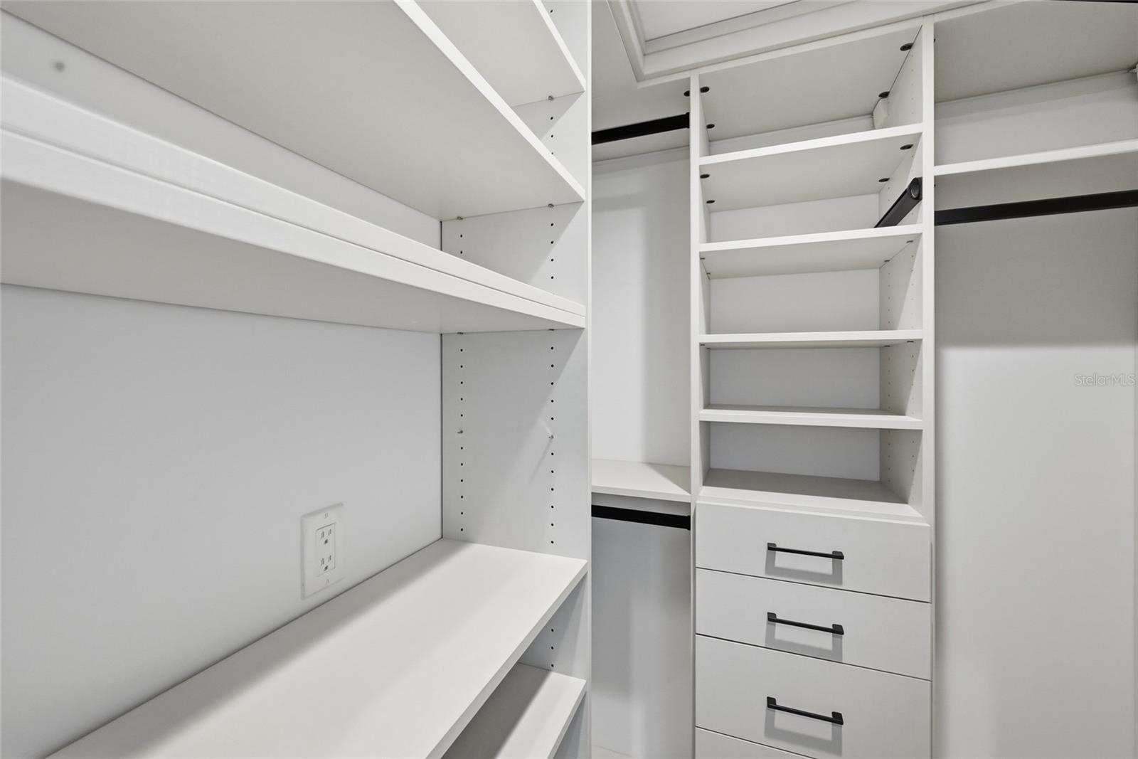 Image 30 of 65 For 310 Palm Avenue