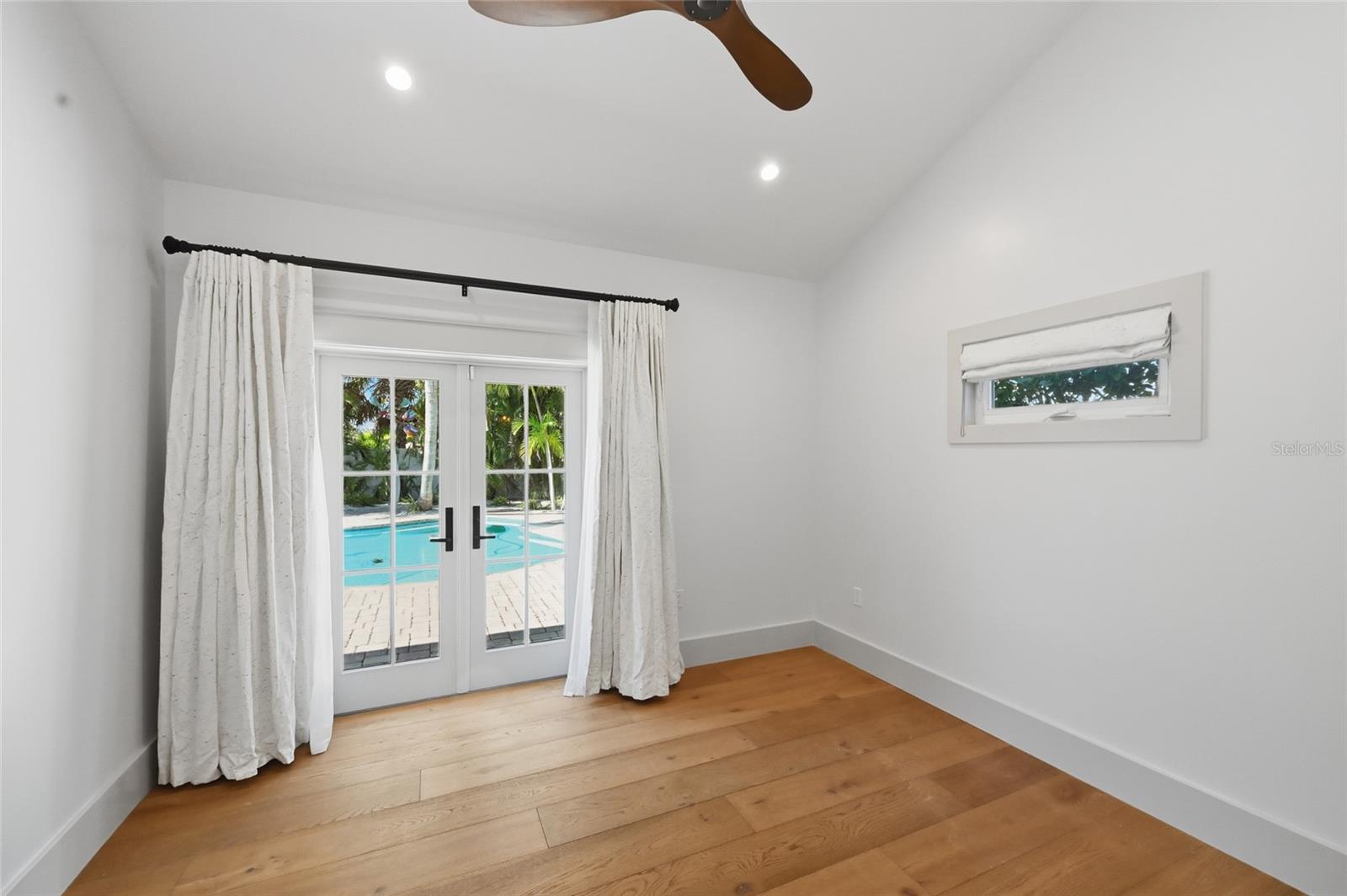 Image 37 of 65 For 310 Palm Avenue