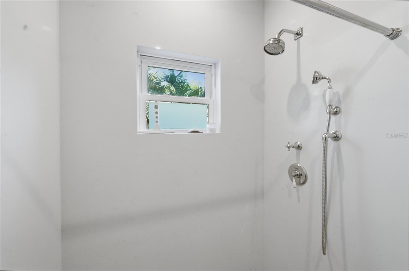 Image 40 of 65 For 310 Palm Avenue