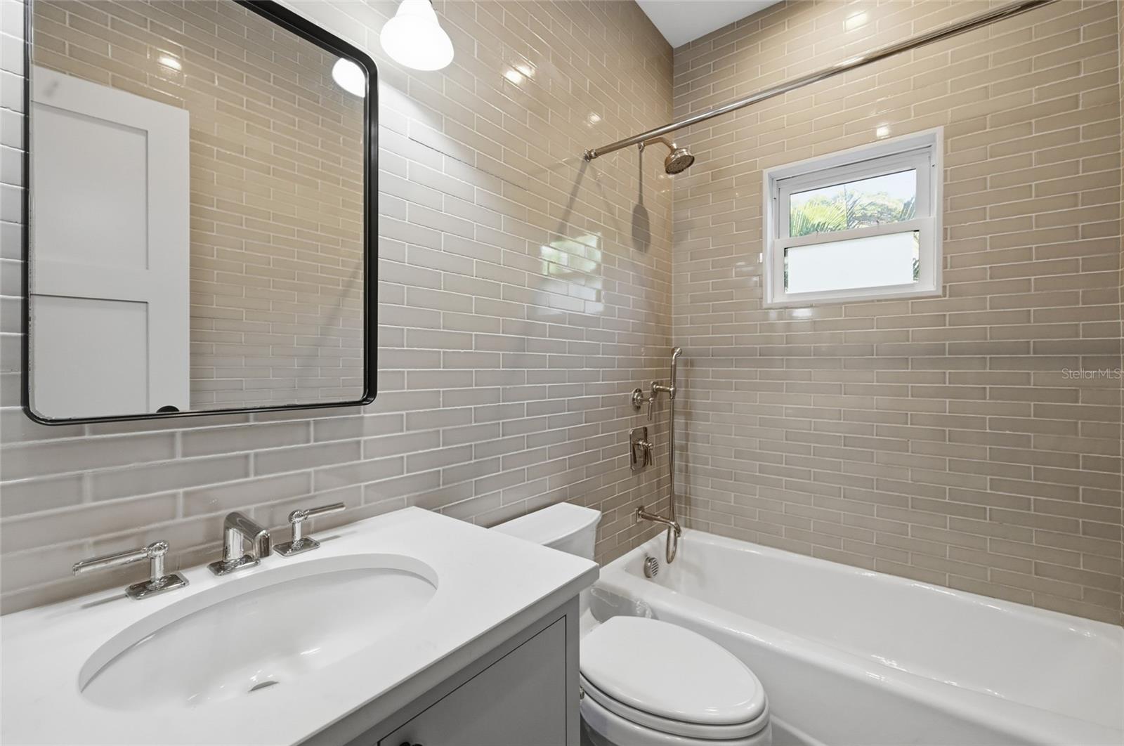 Image 42 of 65 For 310 Palm Avenue