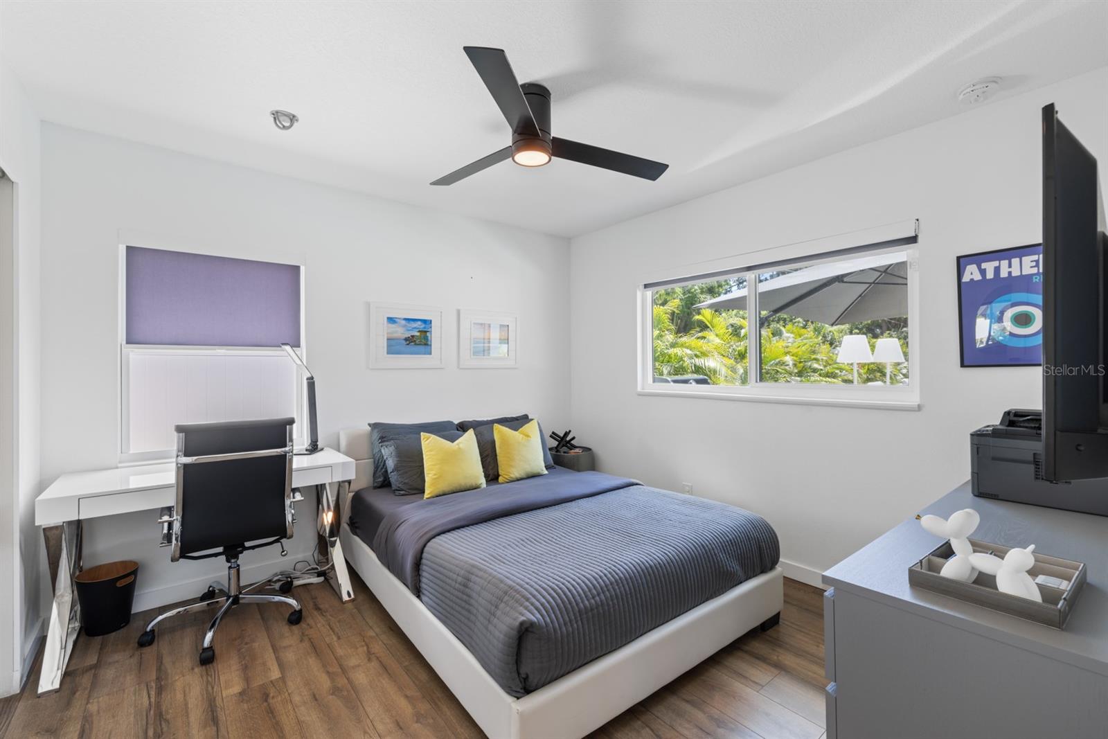 Image 18 of 28 For 2160 Sunnyside Place