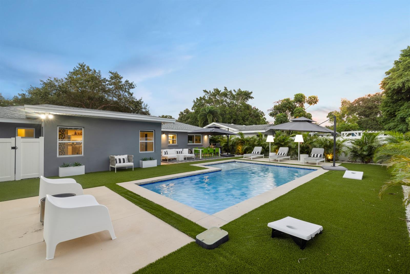 Image 26 of 28 For 2160 Sunnyside Place