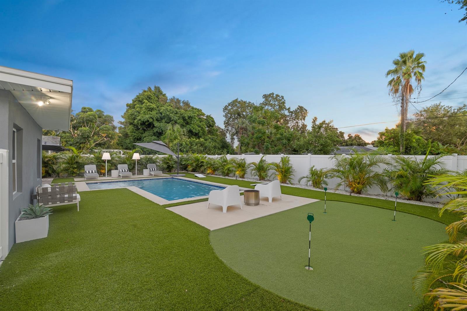 Image 4 of 28 For 2160 Sunnyside Place