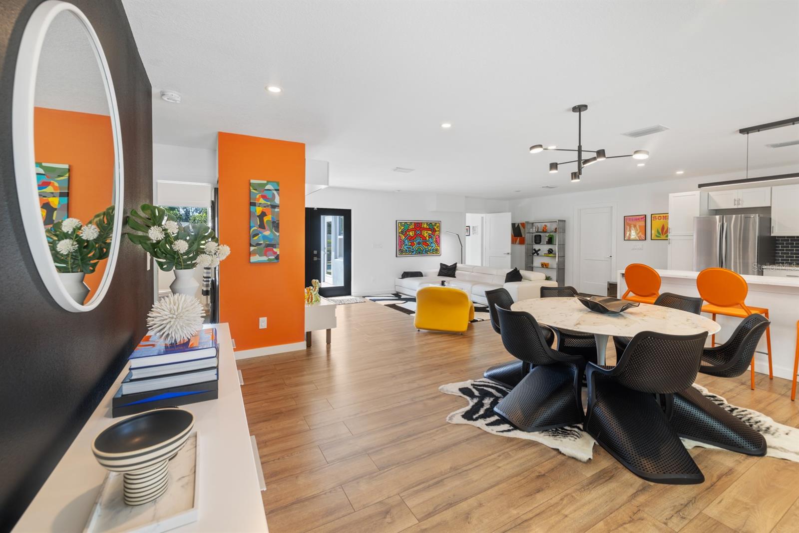 Image 5 of 28 For 2160 Sunnyside Place