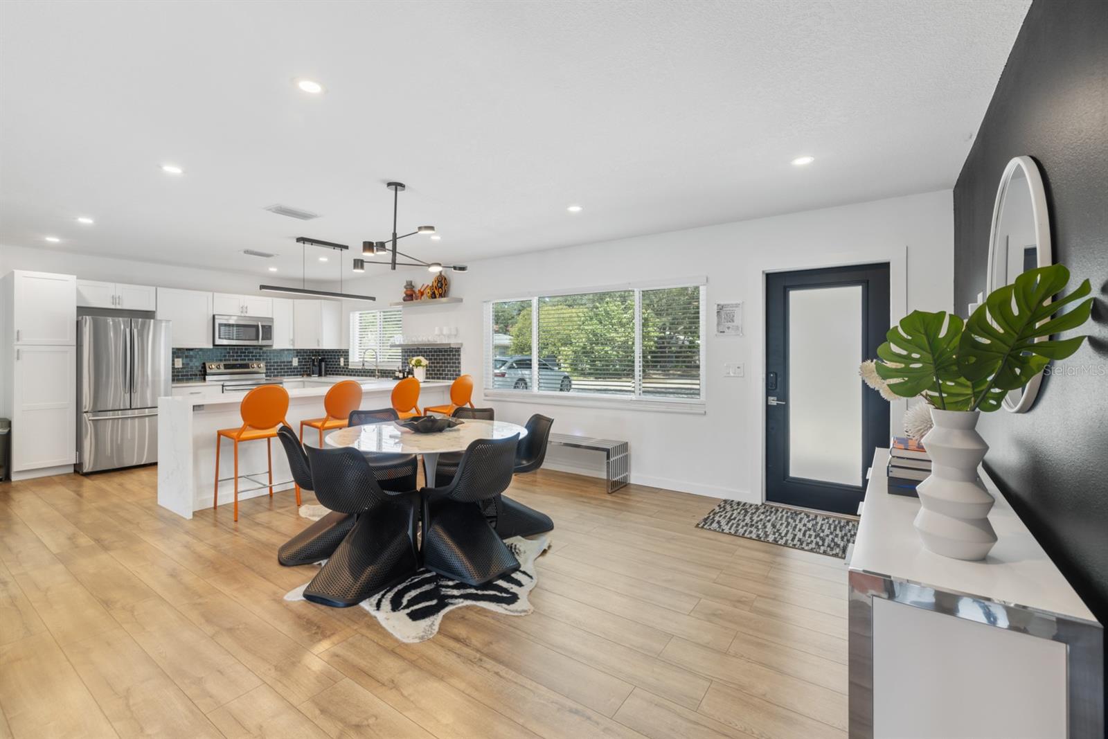 Image 6 of 28 For 2160 Sunnyside Place