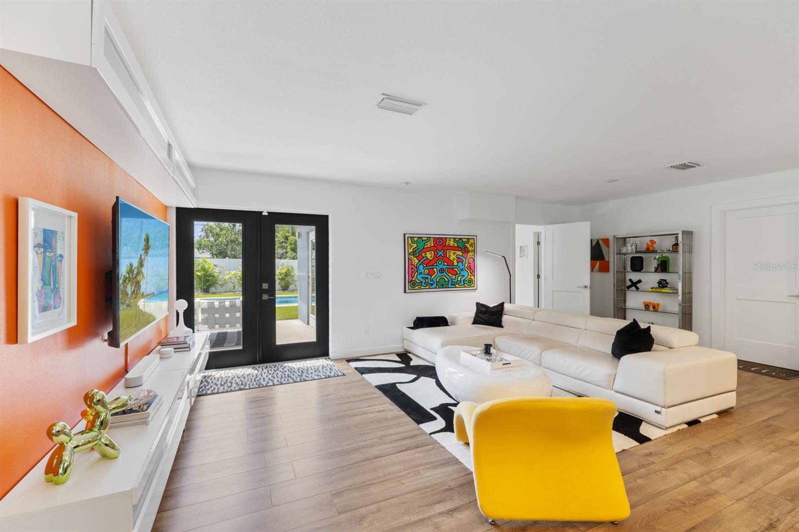 Image 9 of 28 For 2160 Sunnyside Place