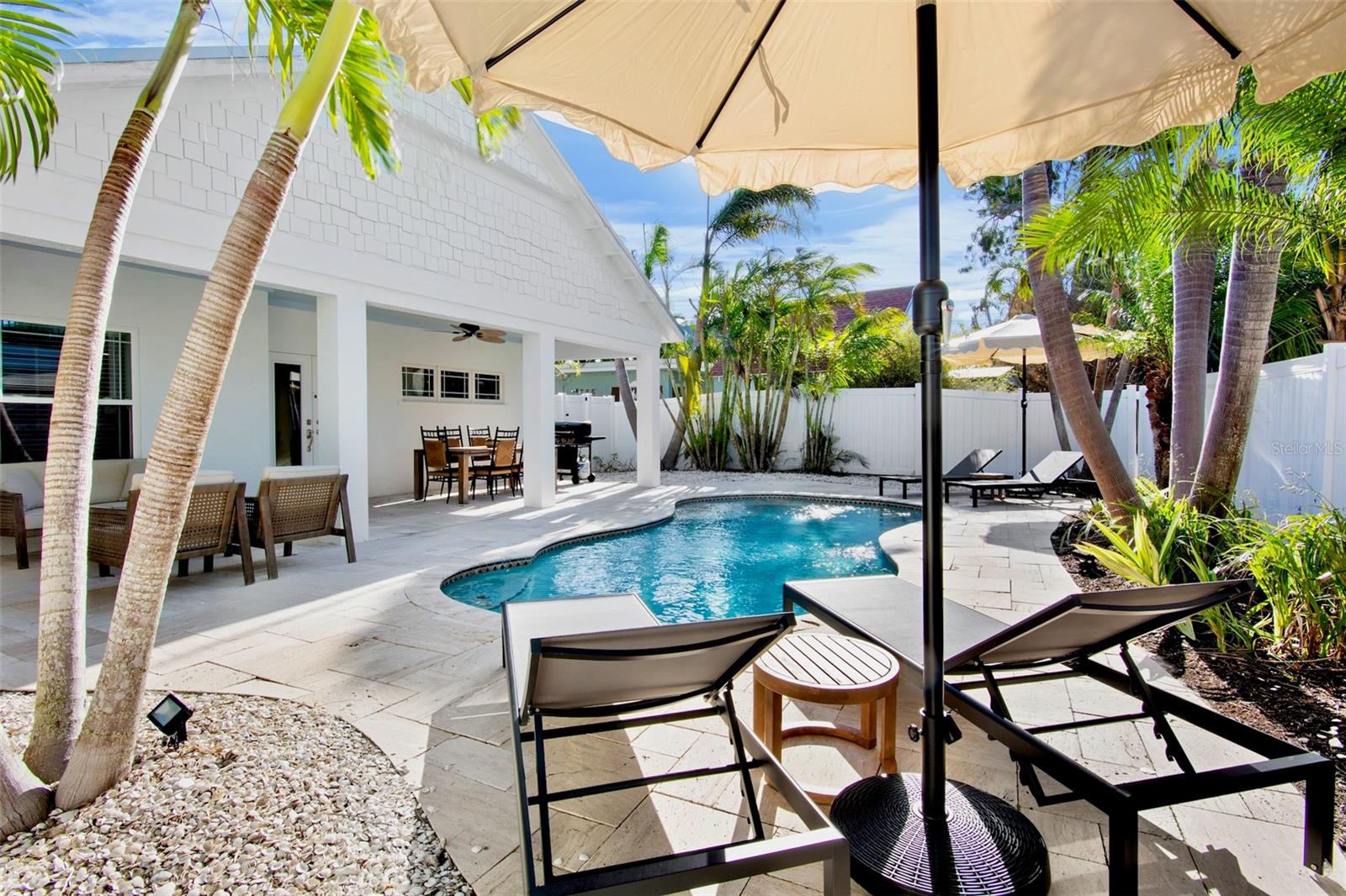 Image 11 of 35 For 709 Fern Street