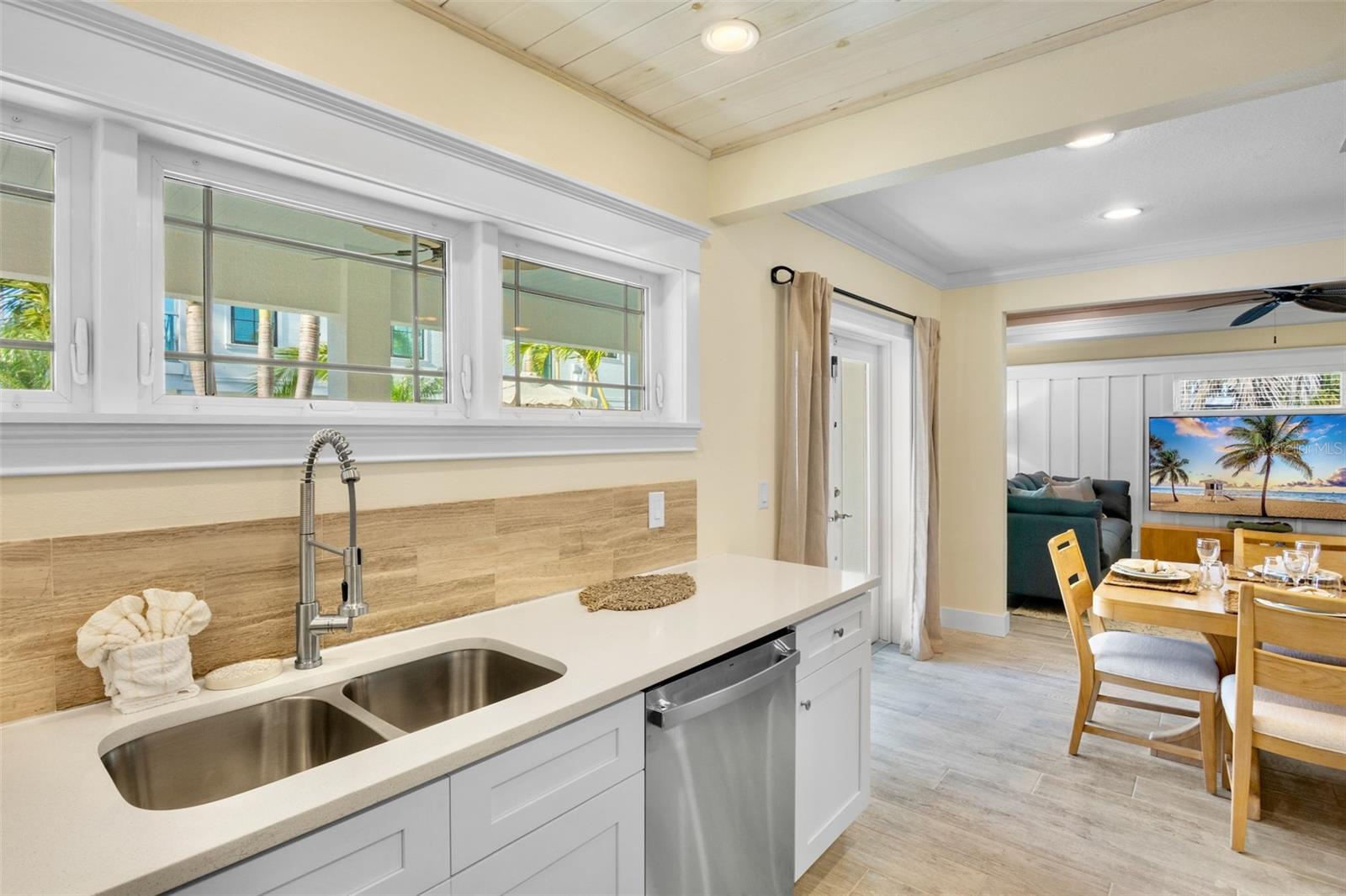 Image 12 of 35 For 709 Fern Street