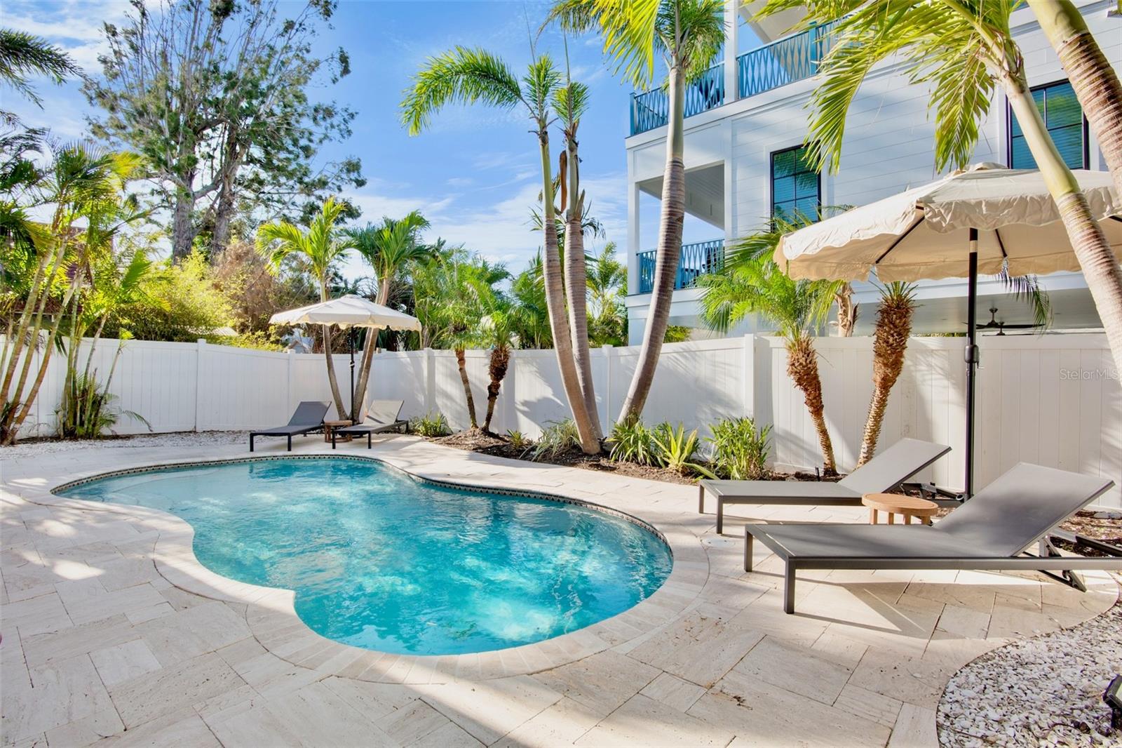 Image 2 of 35 For 709 Fern Street