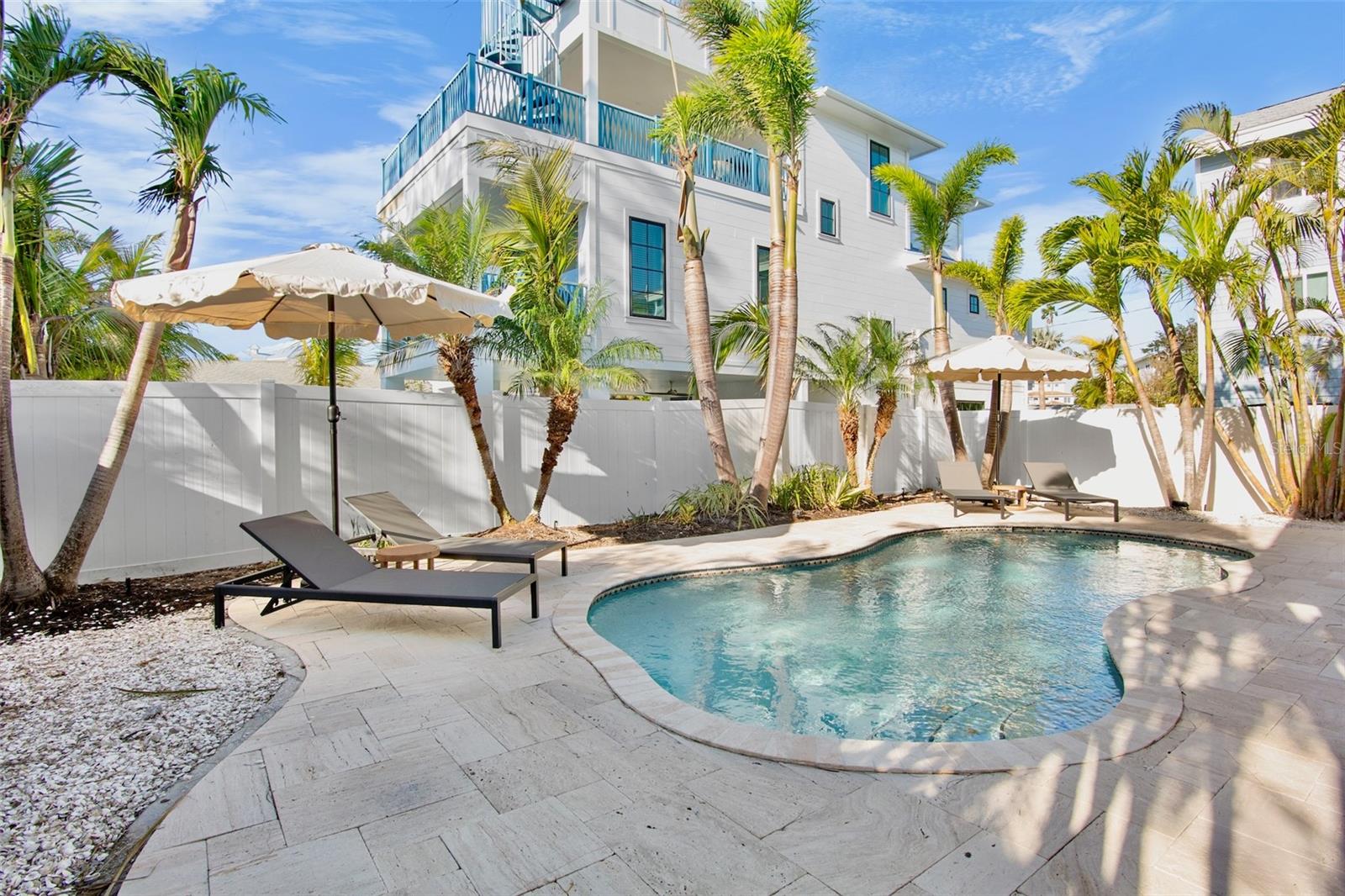 Image 3 of 35 For 709 Fern Street