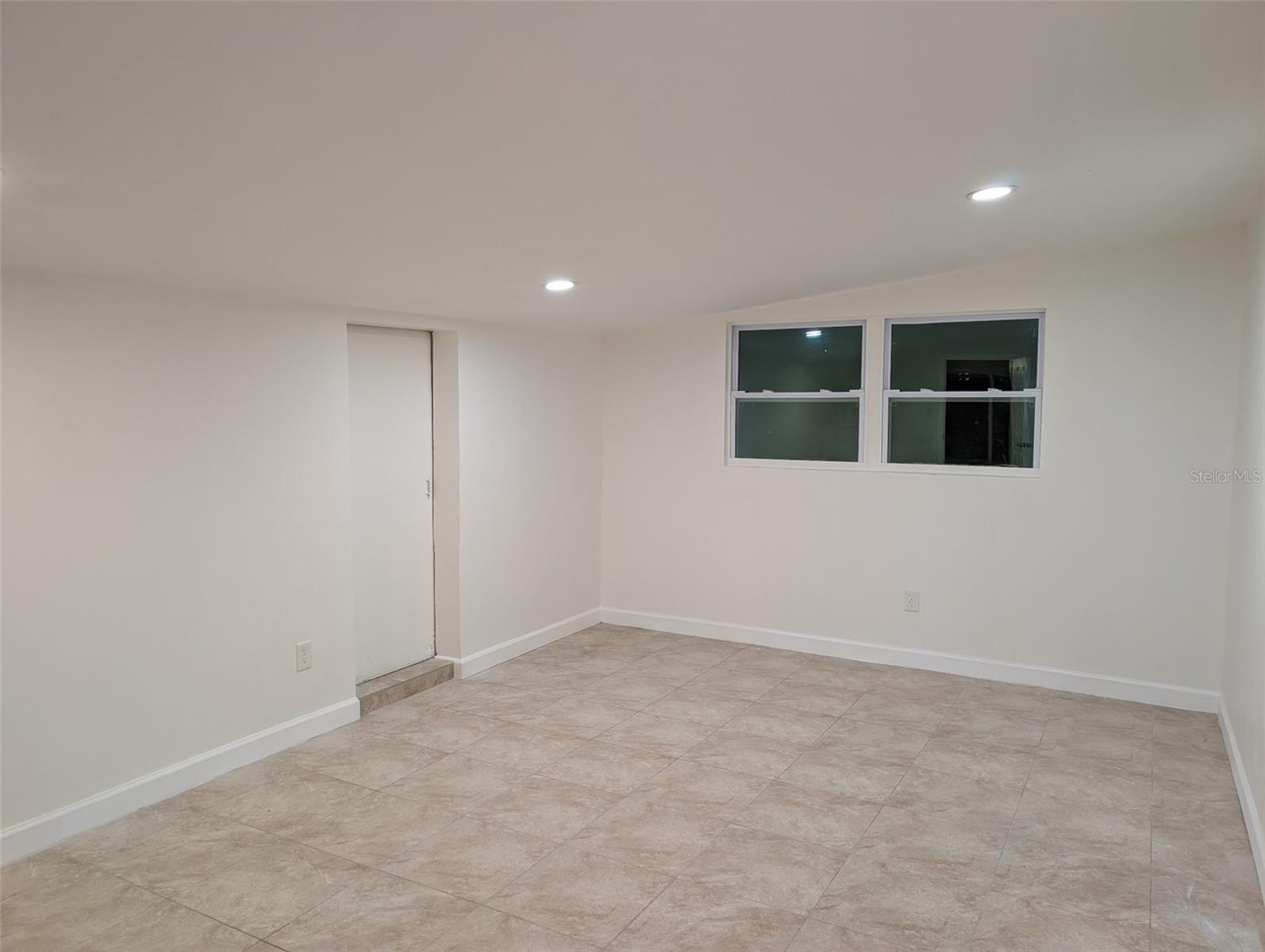 Image 10 of 10 For 2031 Maid Marian Lane