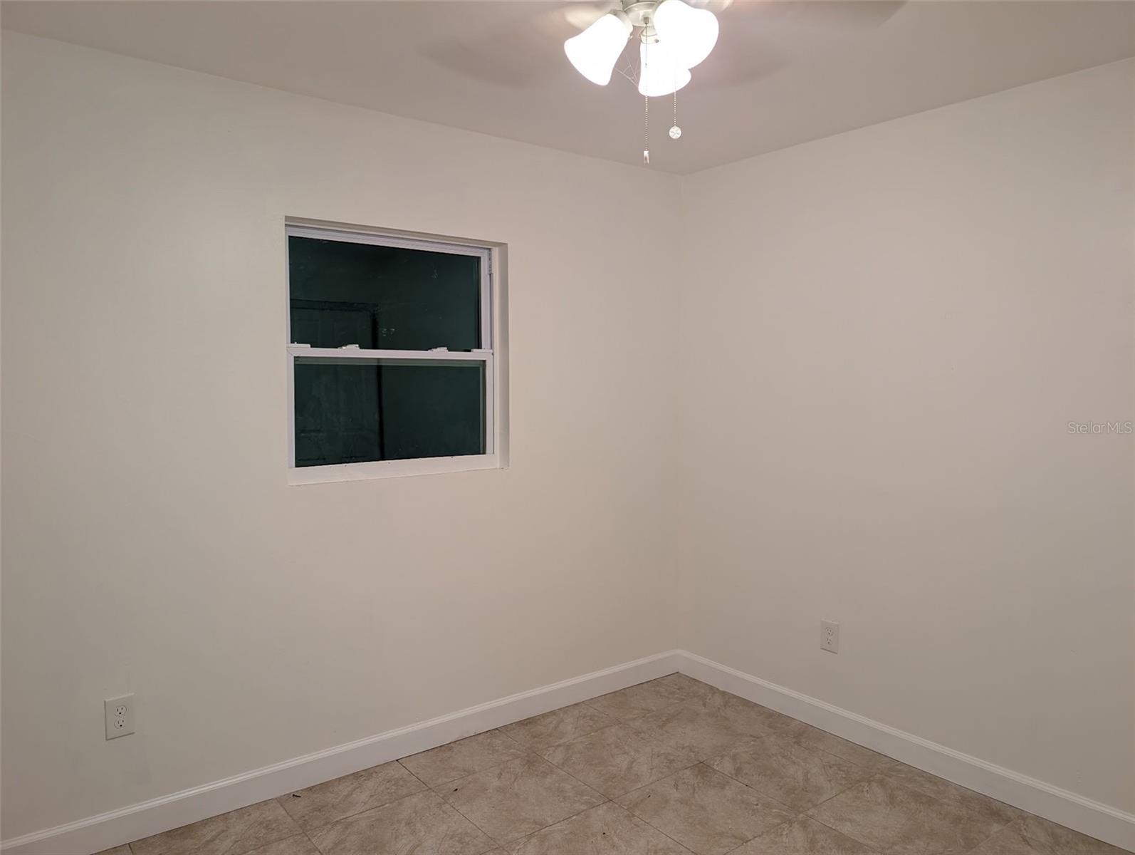 Image 5 of 10 For 2031 Maid Marian Lane