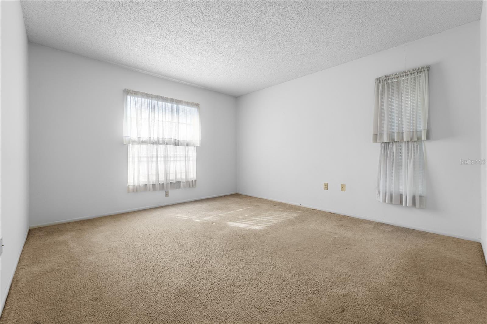 Image 11 of 28 For 4299 Oakhurst Circle E 3052