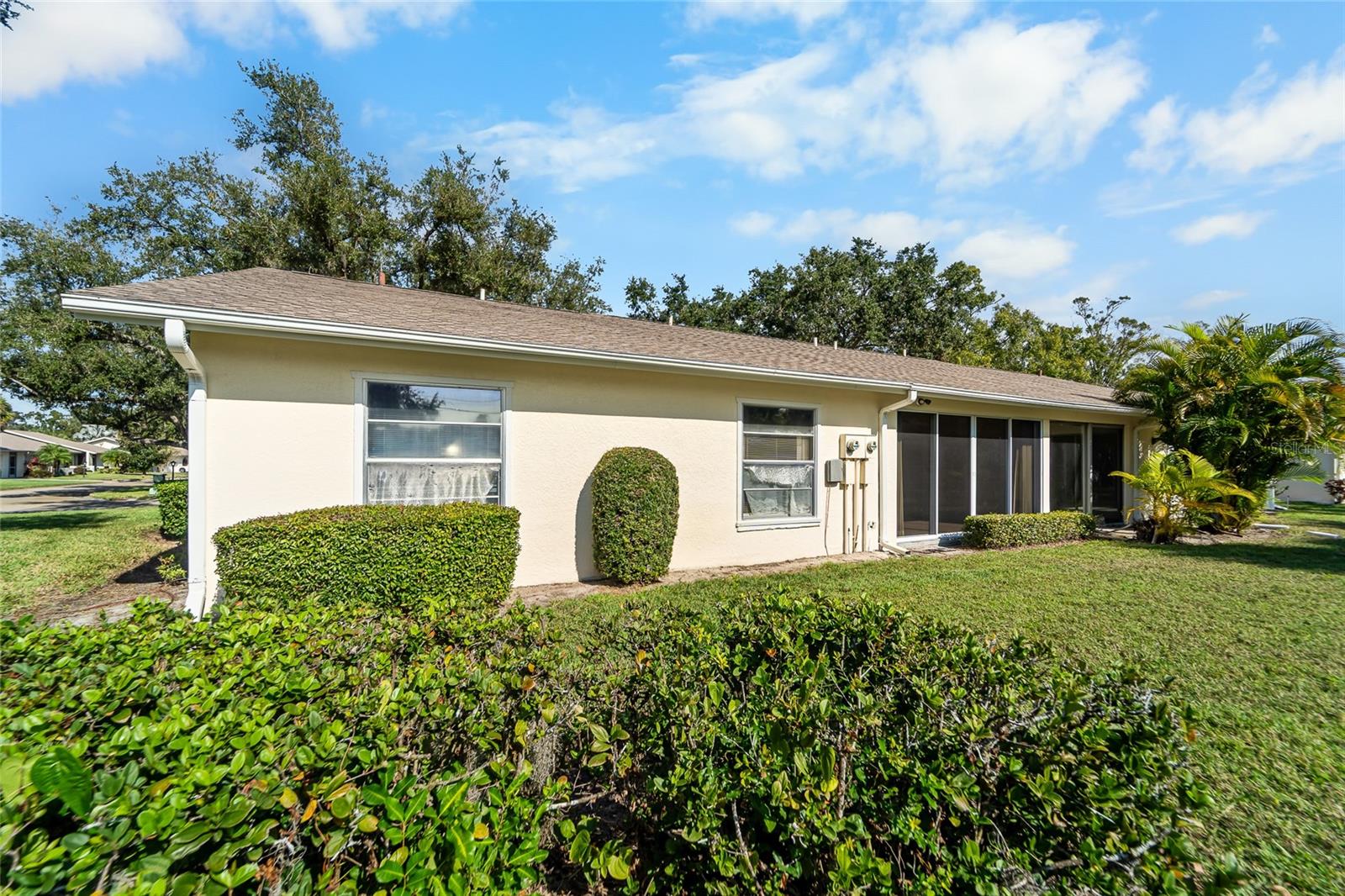 Image 19 of 28 For 4299 Oakhurst Circle E 3052