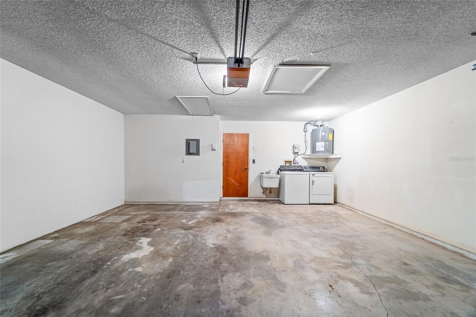 Image 21 of 28 For 4299 Oakhurst Circle E 3052