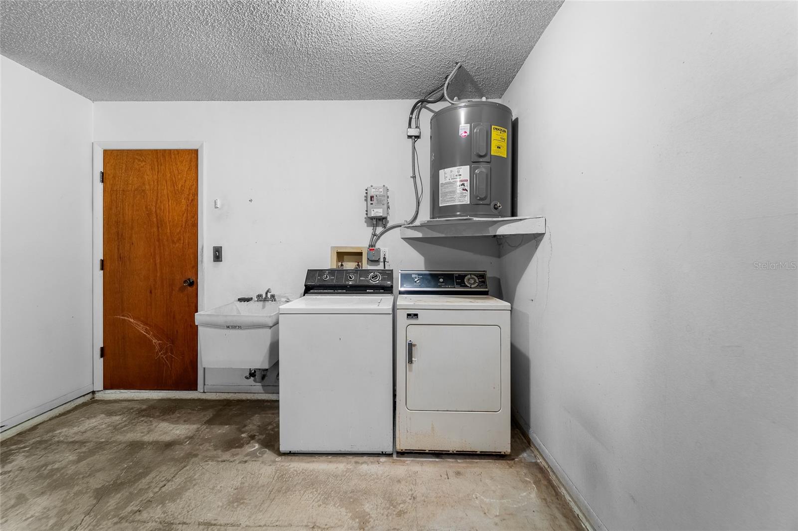 Image 22 of 28 For 4299 Oakhurst Circle E 3052