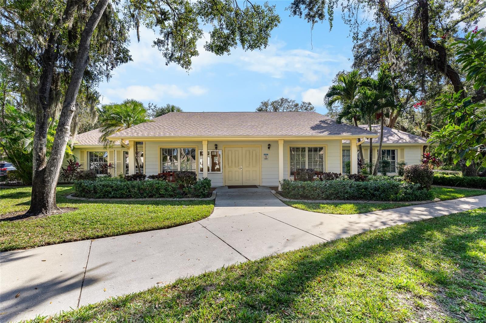 Image 23 of 28 For 4299 Oakhurst Circle E 3052