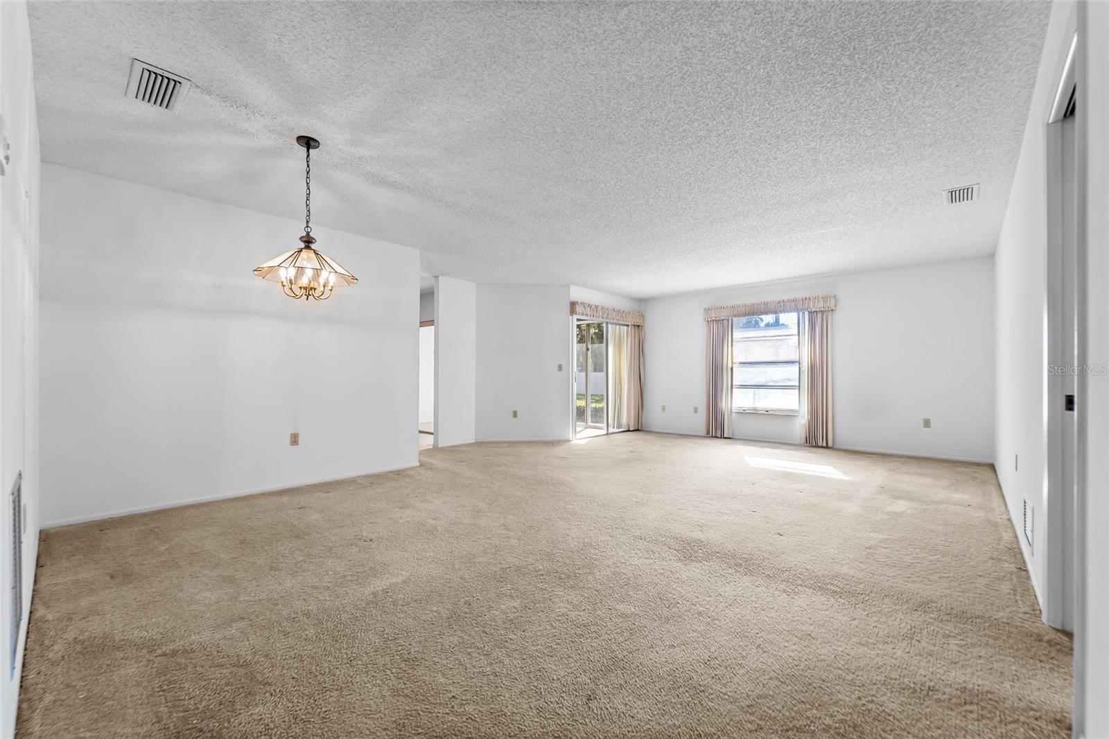 Image 4 of 28 For 4299 Oakhurst Circle E 3052