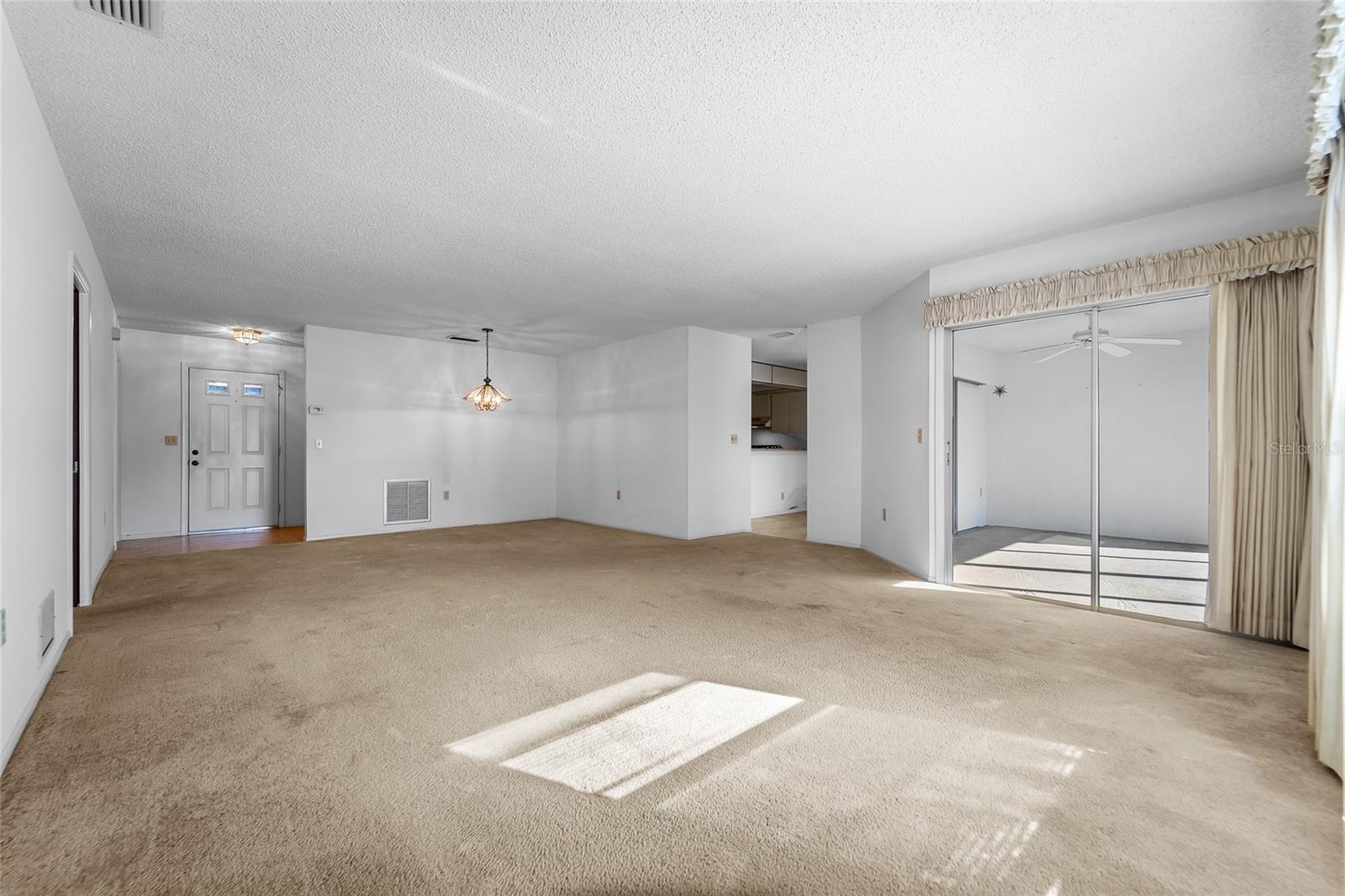 Image 5 of 28 For 4299 Oakhurst Circle E 3052