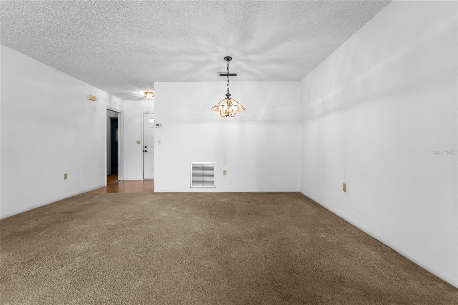 Image 7 of 28 For 4299 Oakhurst Circle E 3052