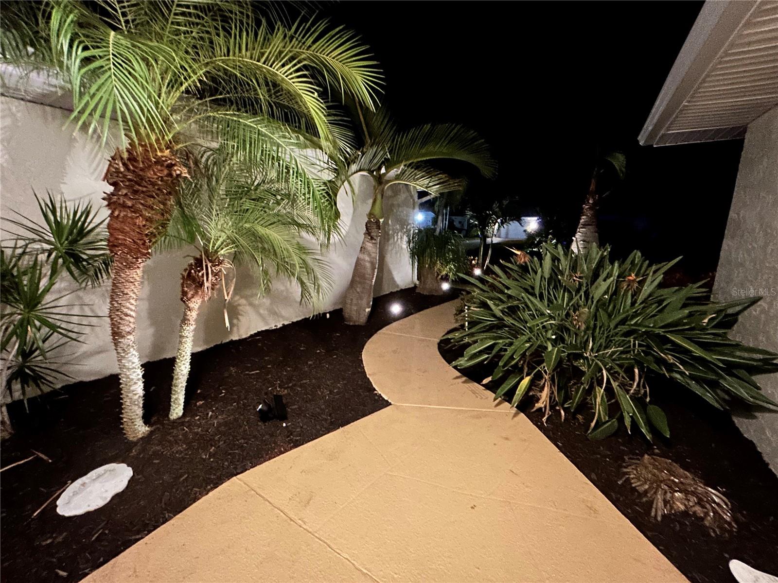 Image 10 of 30 For 8611 51st Avenue W