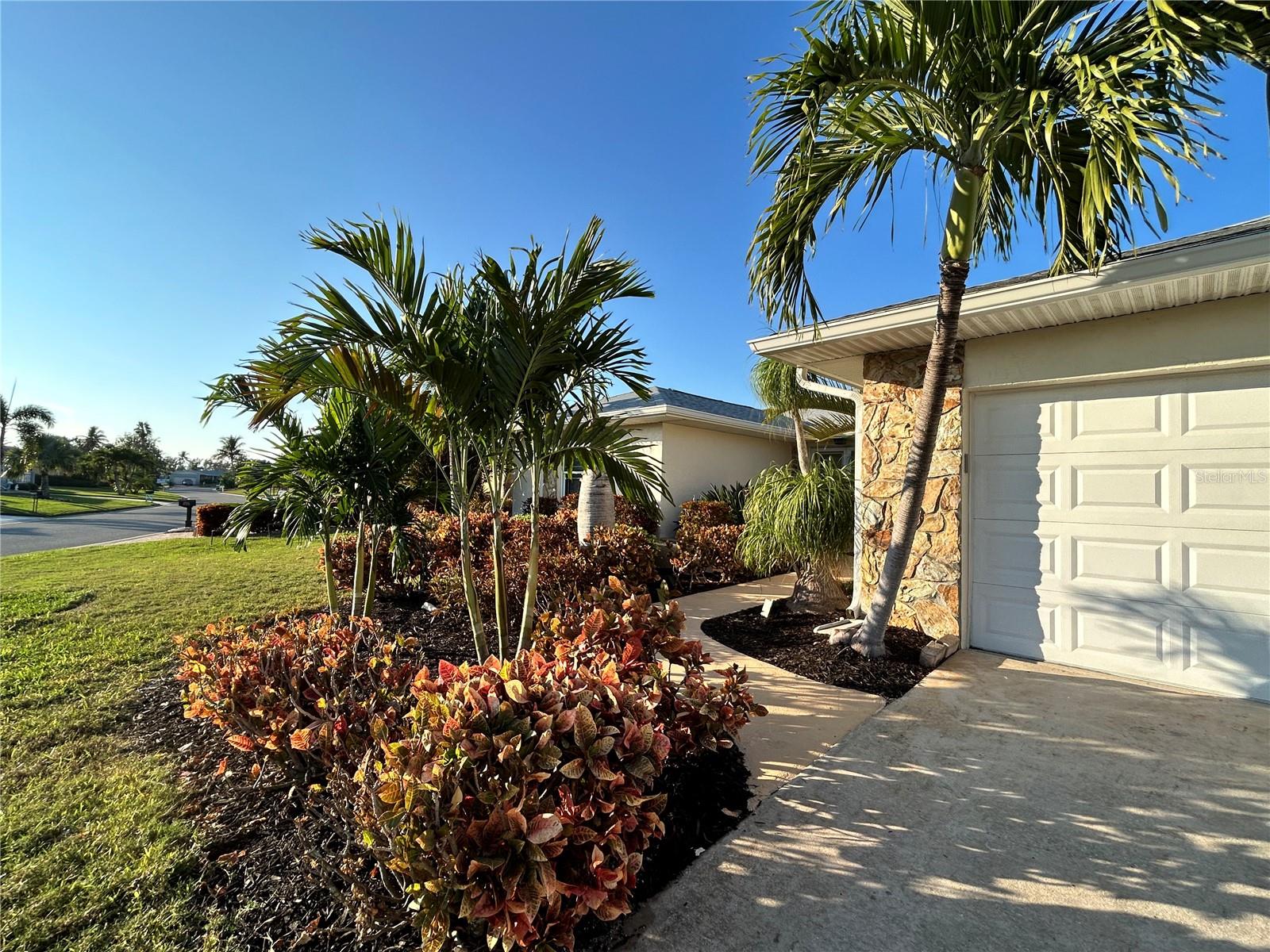 Image 2 of 30 For 8611 51st Avenue W