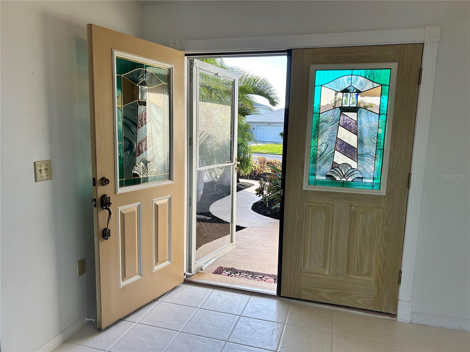 Image 8 of 30 For 8611 51st Avenue W