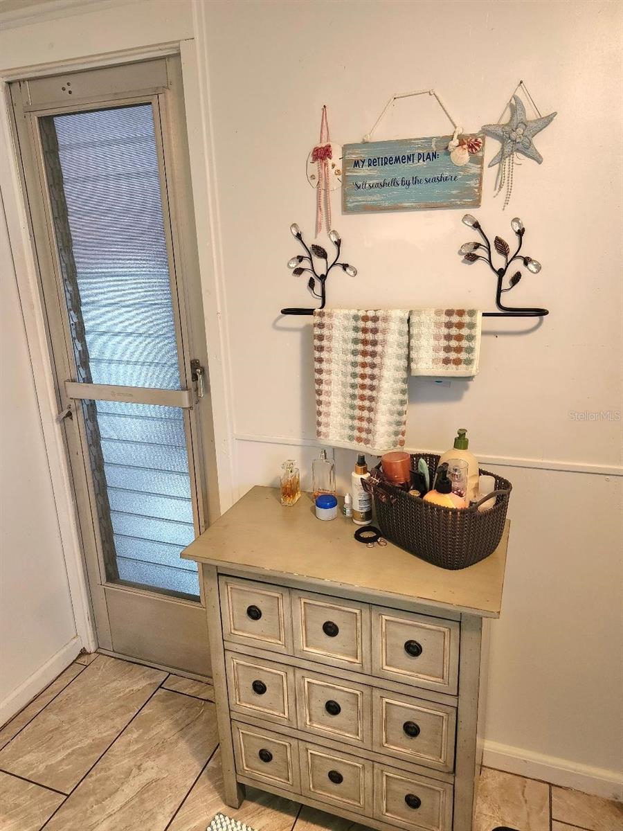 Image 19 of 56 For 6619 New Jersey Street