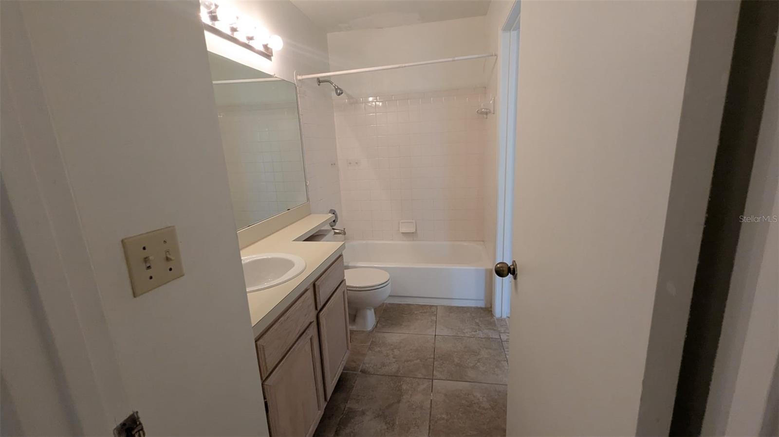 Image 5 of 17 For 4061 Crockers Lake Boulevard 23